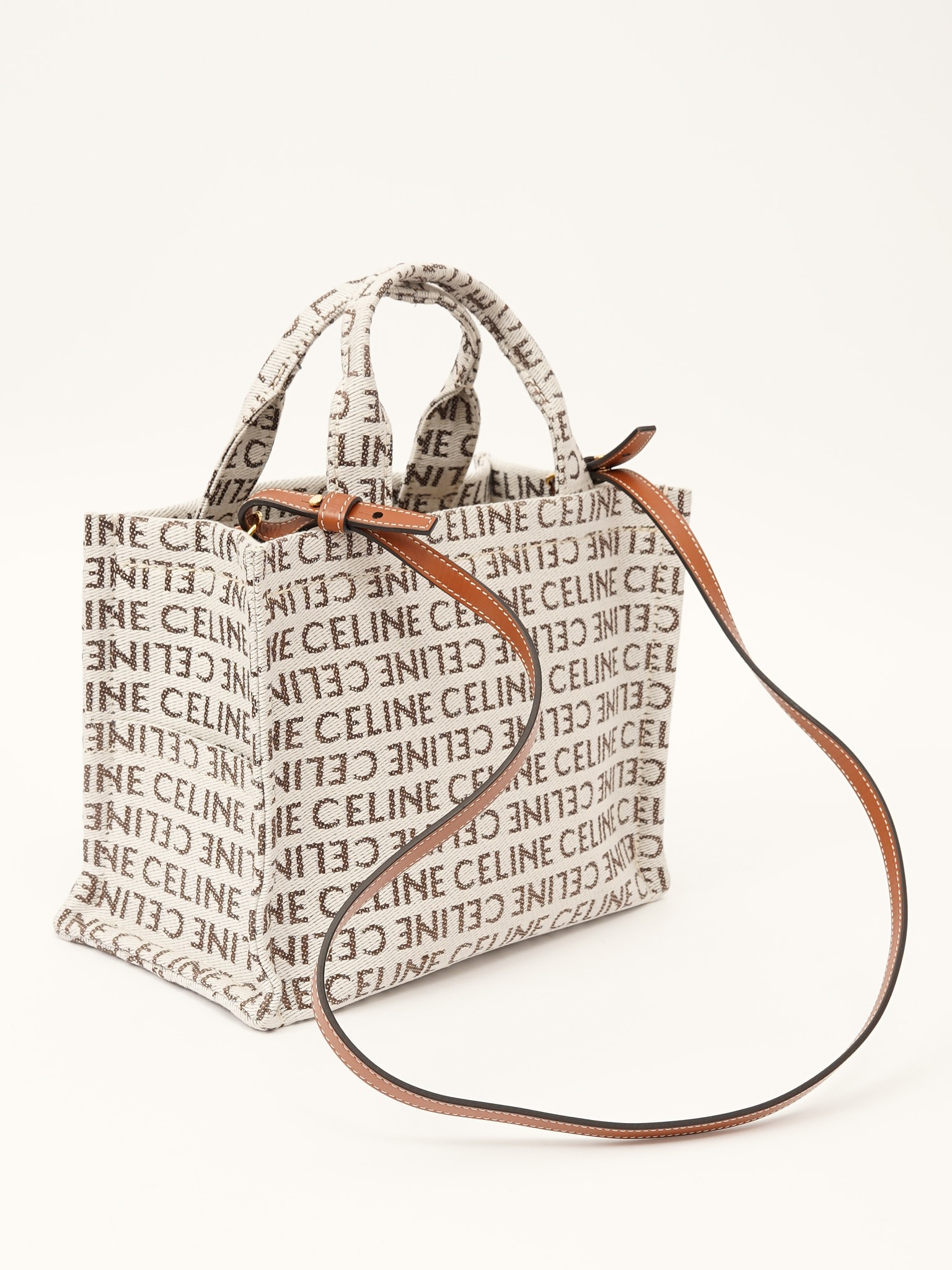 Celine Thais 3