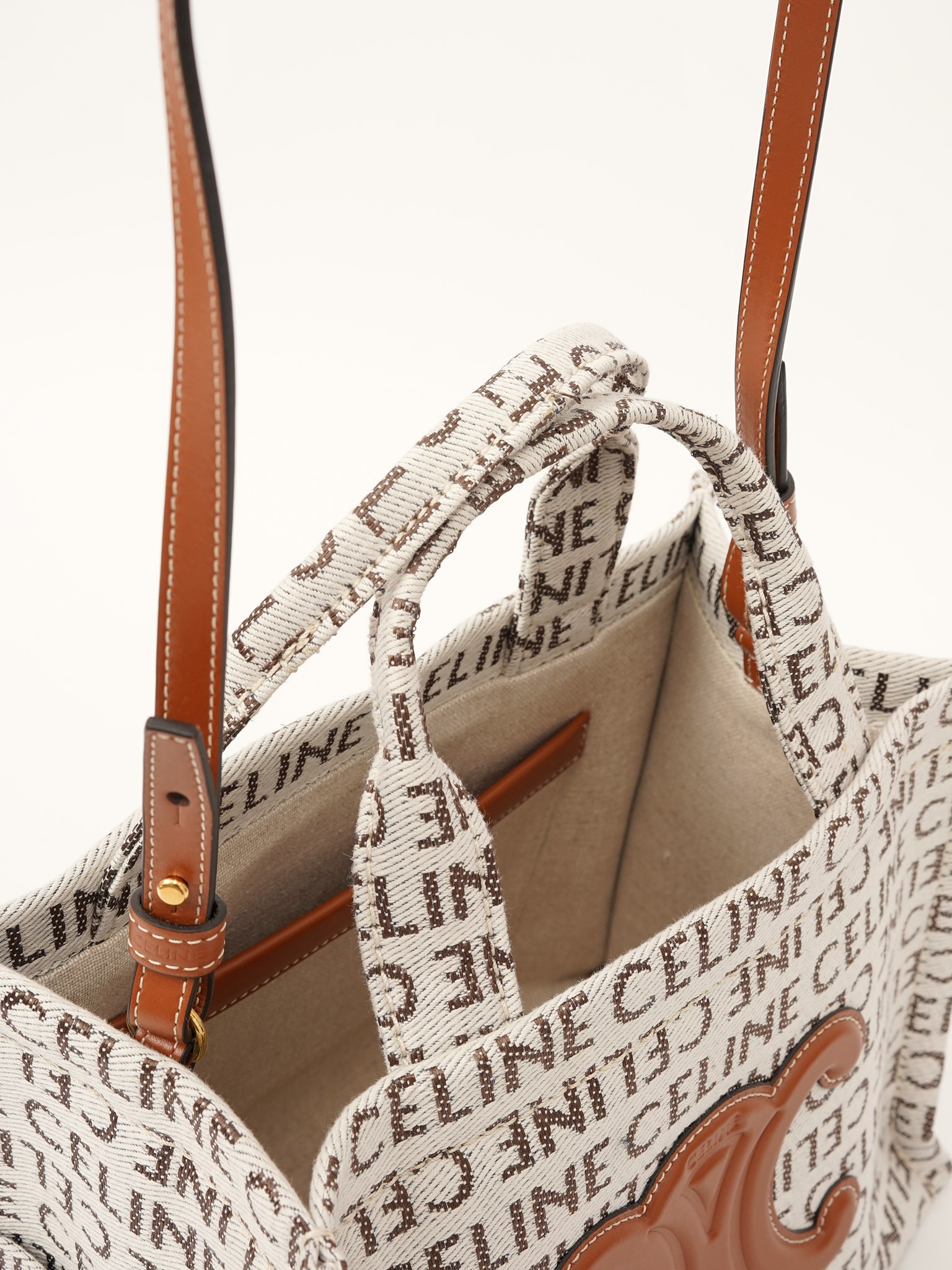 Celine Thais 4