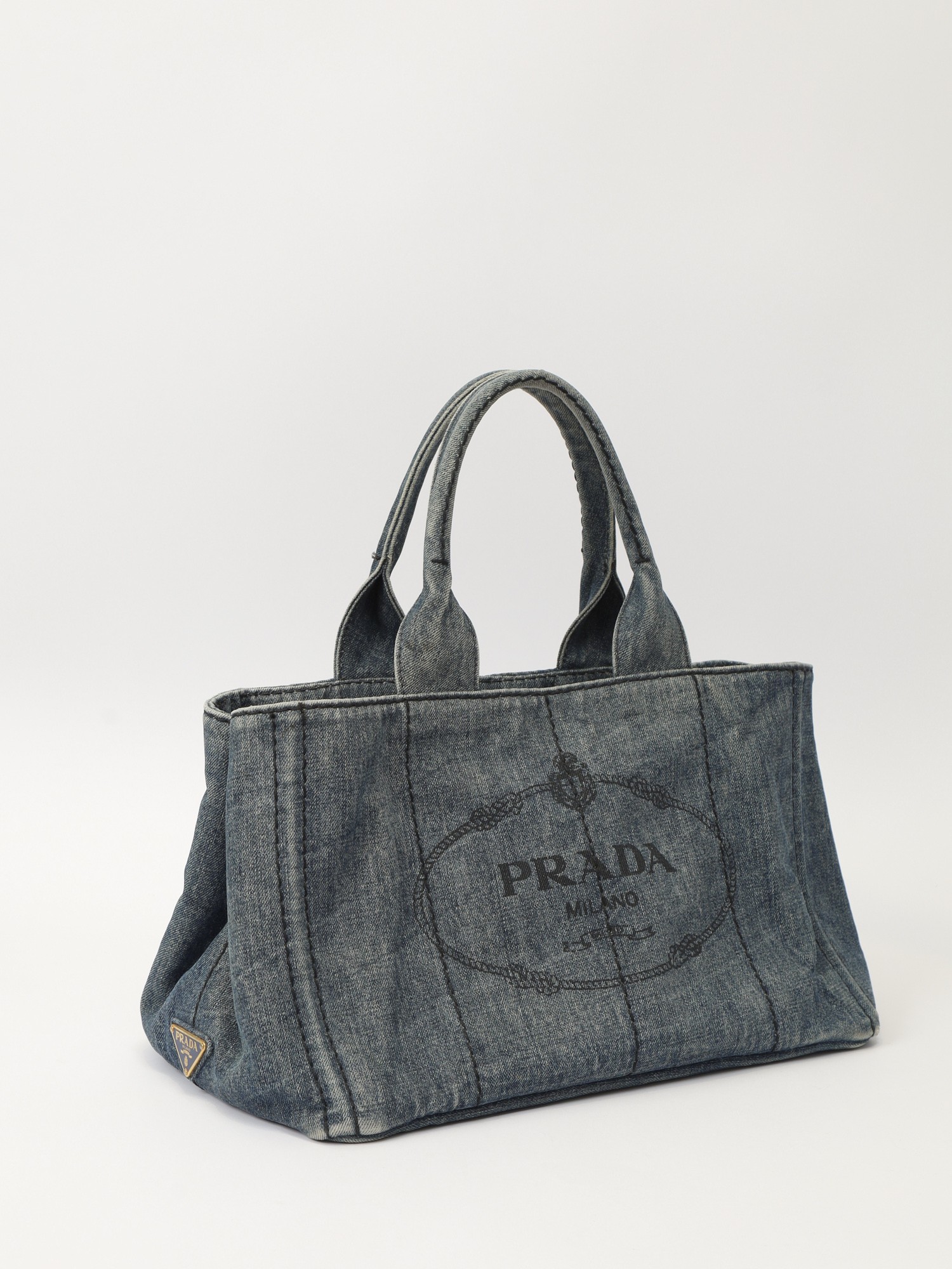 Prada Canapa 2