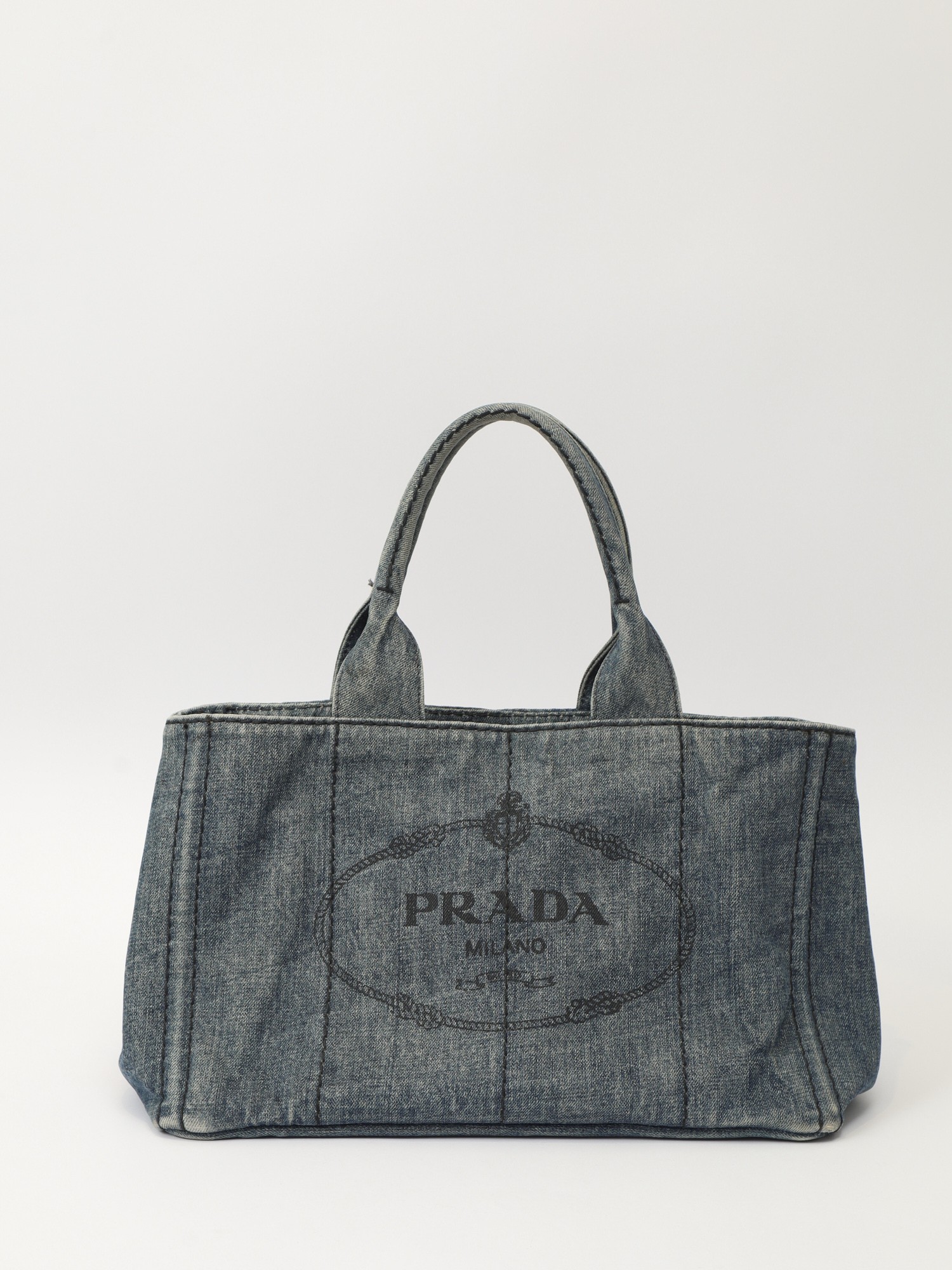 Prada Canapa 0