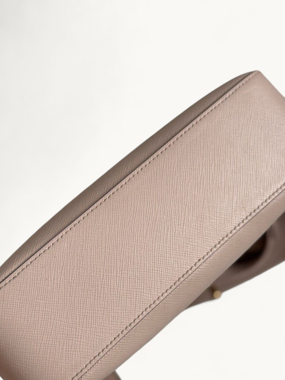 Prada Re-Edition 2005 5