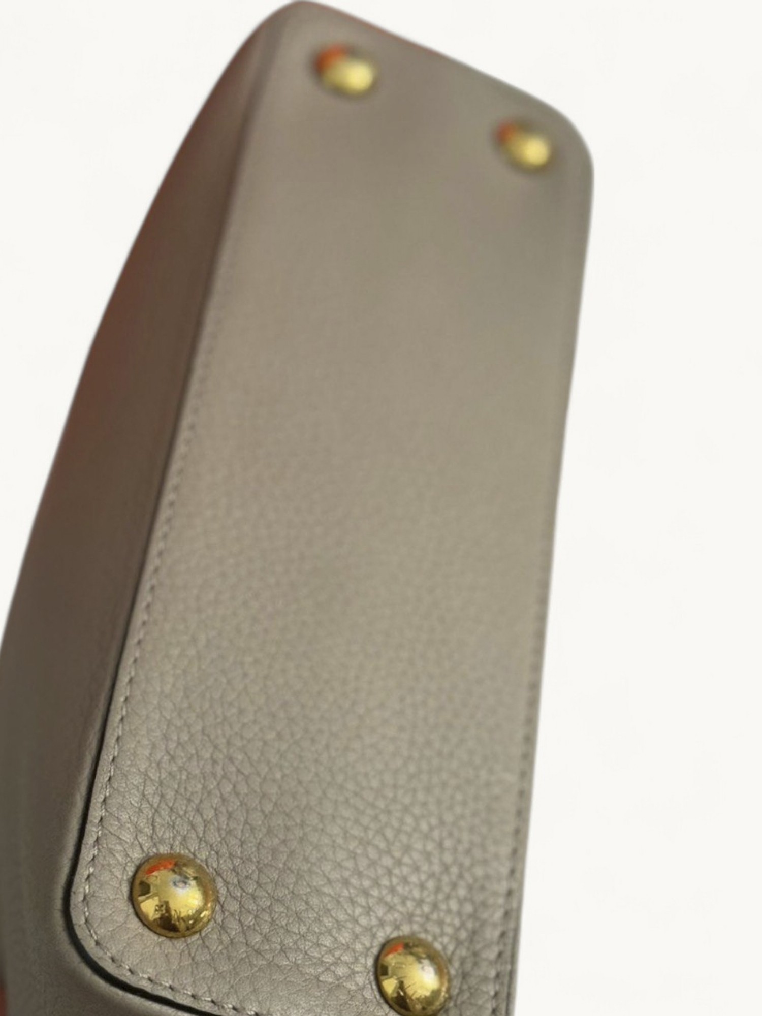 Louis Vuitton Capucines 2