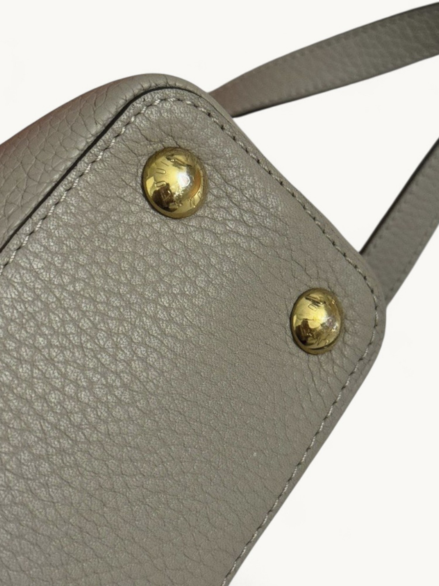 Louis Vuitton Capucines 4