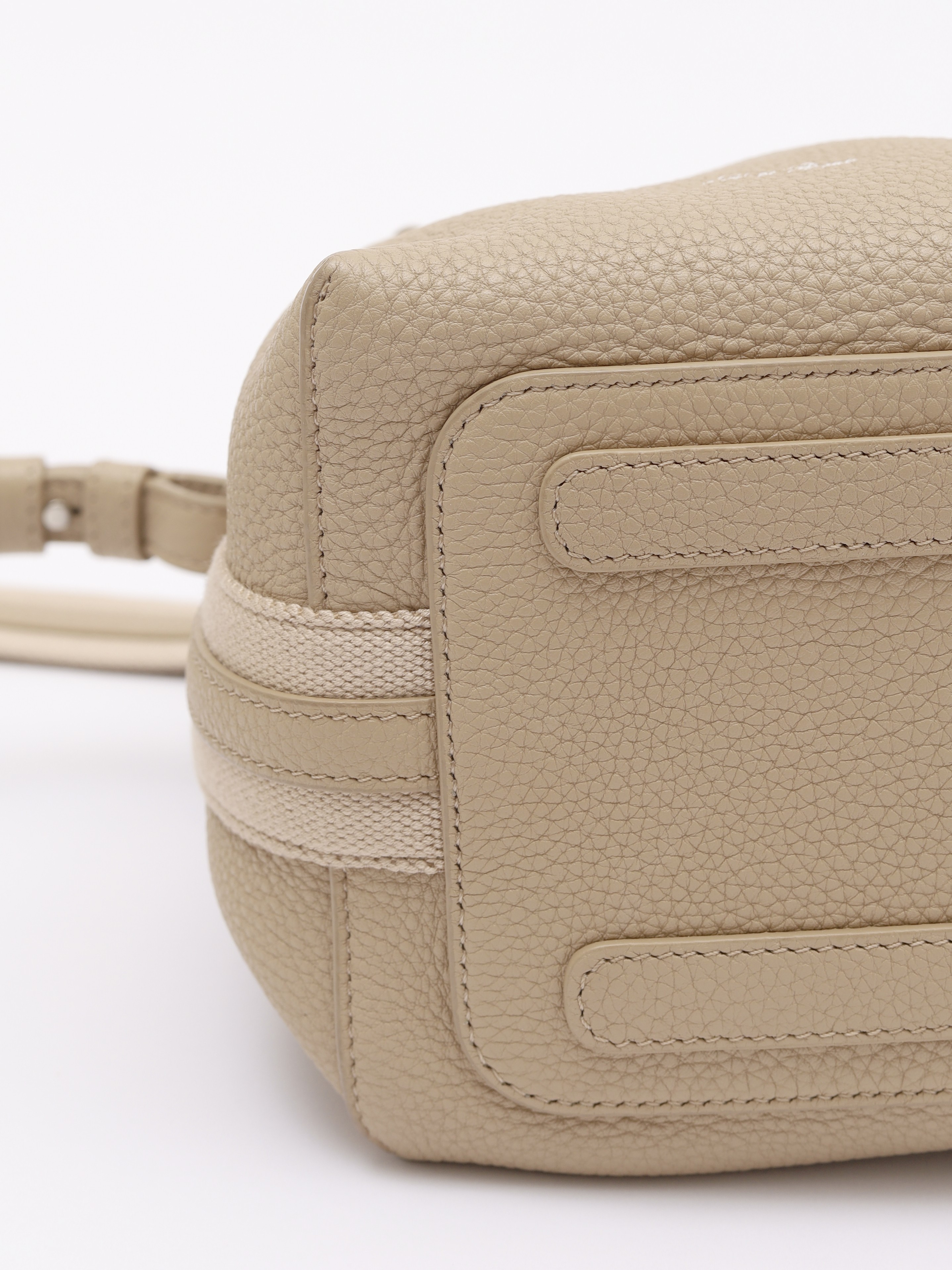Loro Piana Bucket 8