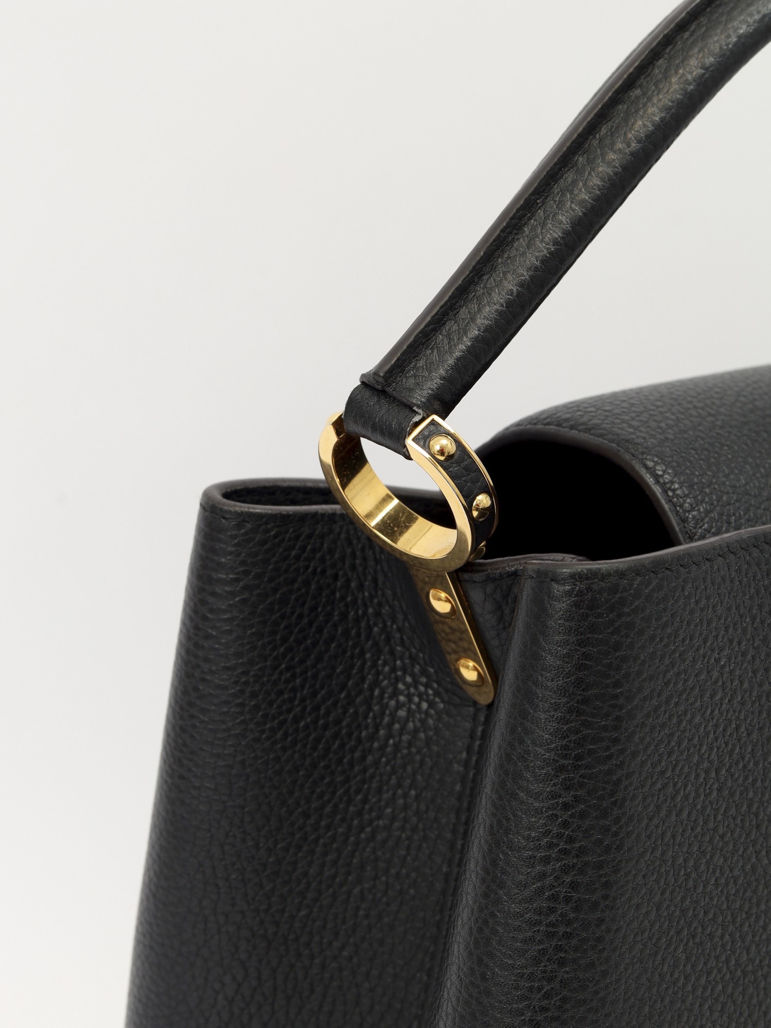 Louis Vuitton Capucines 6