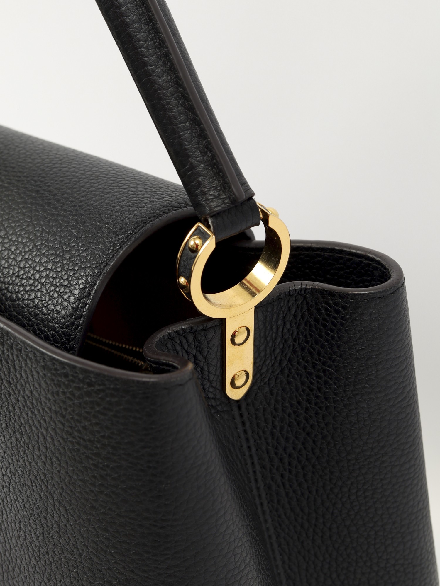 Louis Vuitton Capucines 8