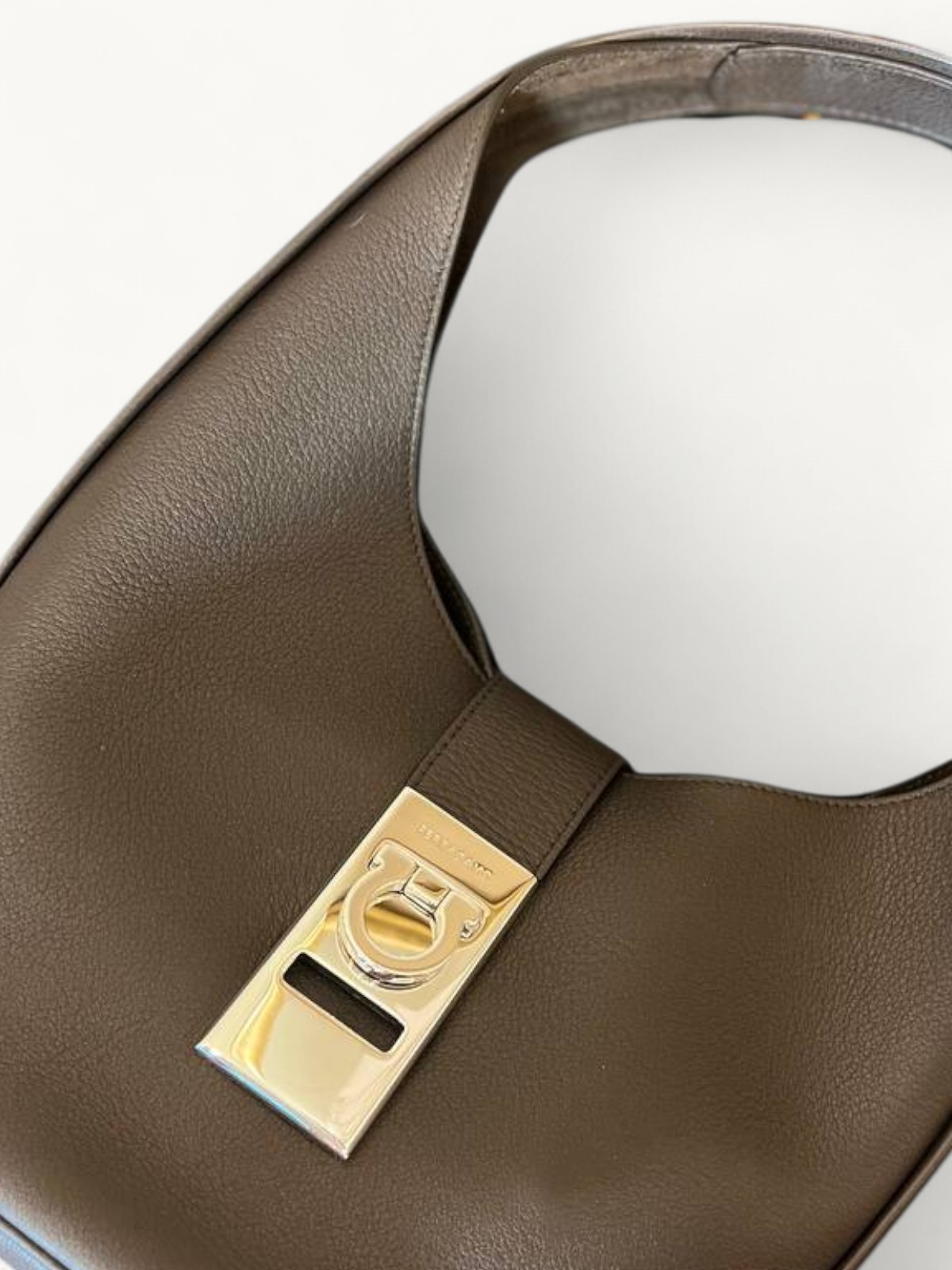 Salvatore Ferragamo Leather Bag 4
