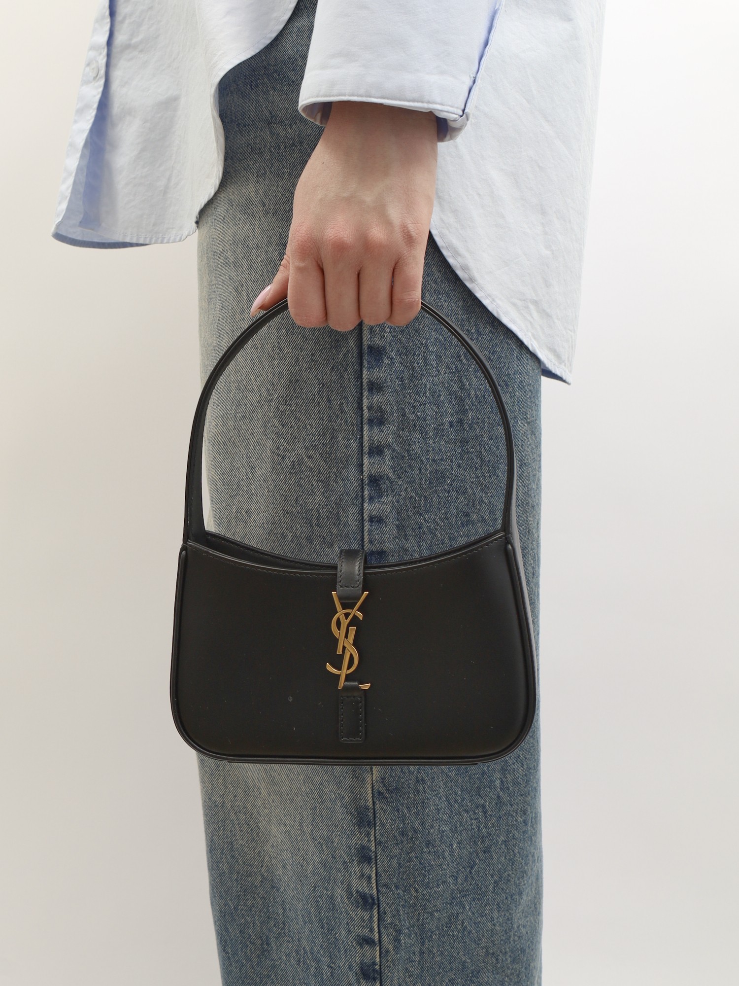 Saint Laurent Le 5 a 7 1