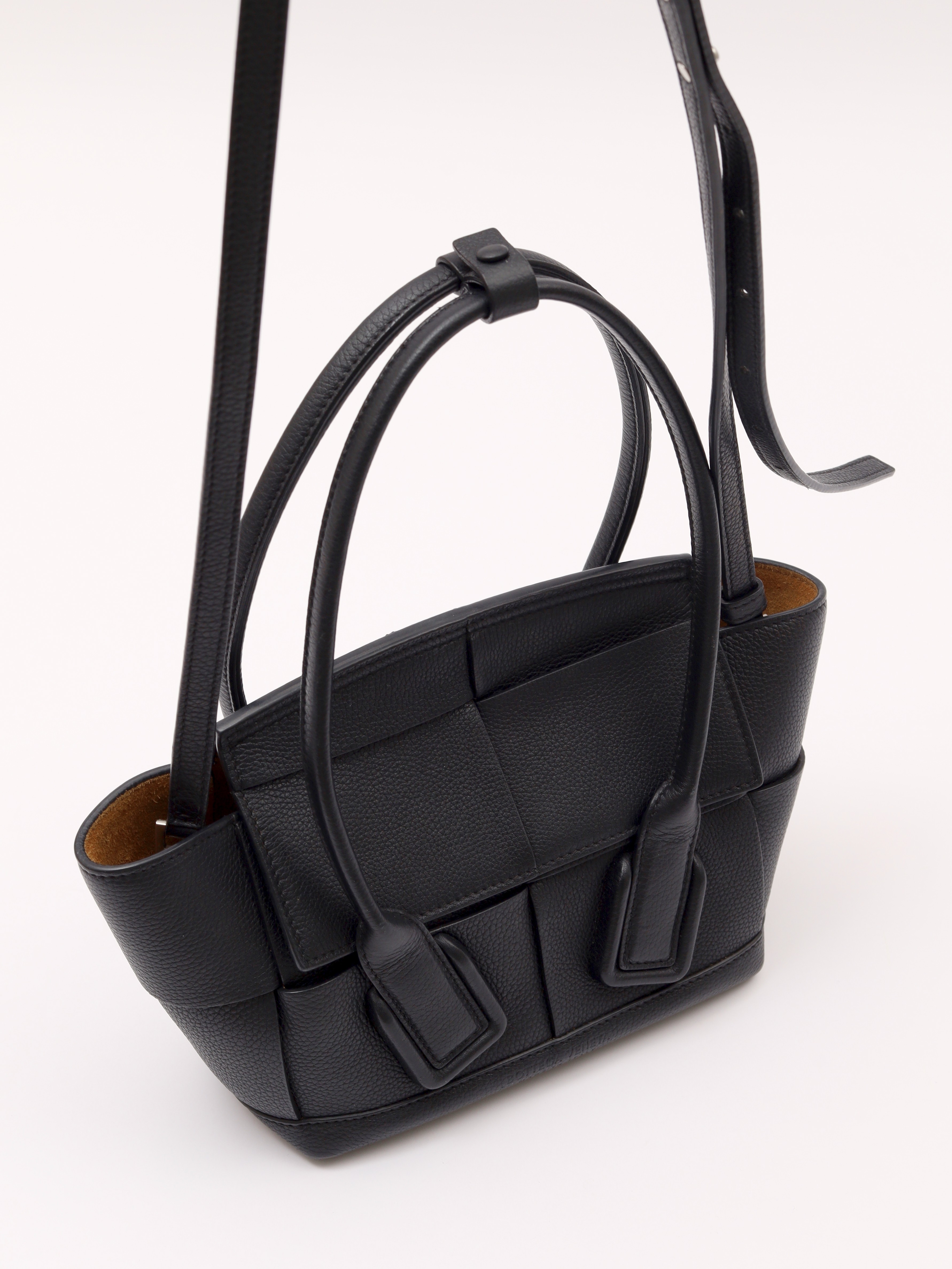 Bottega Veneta Arco  4