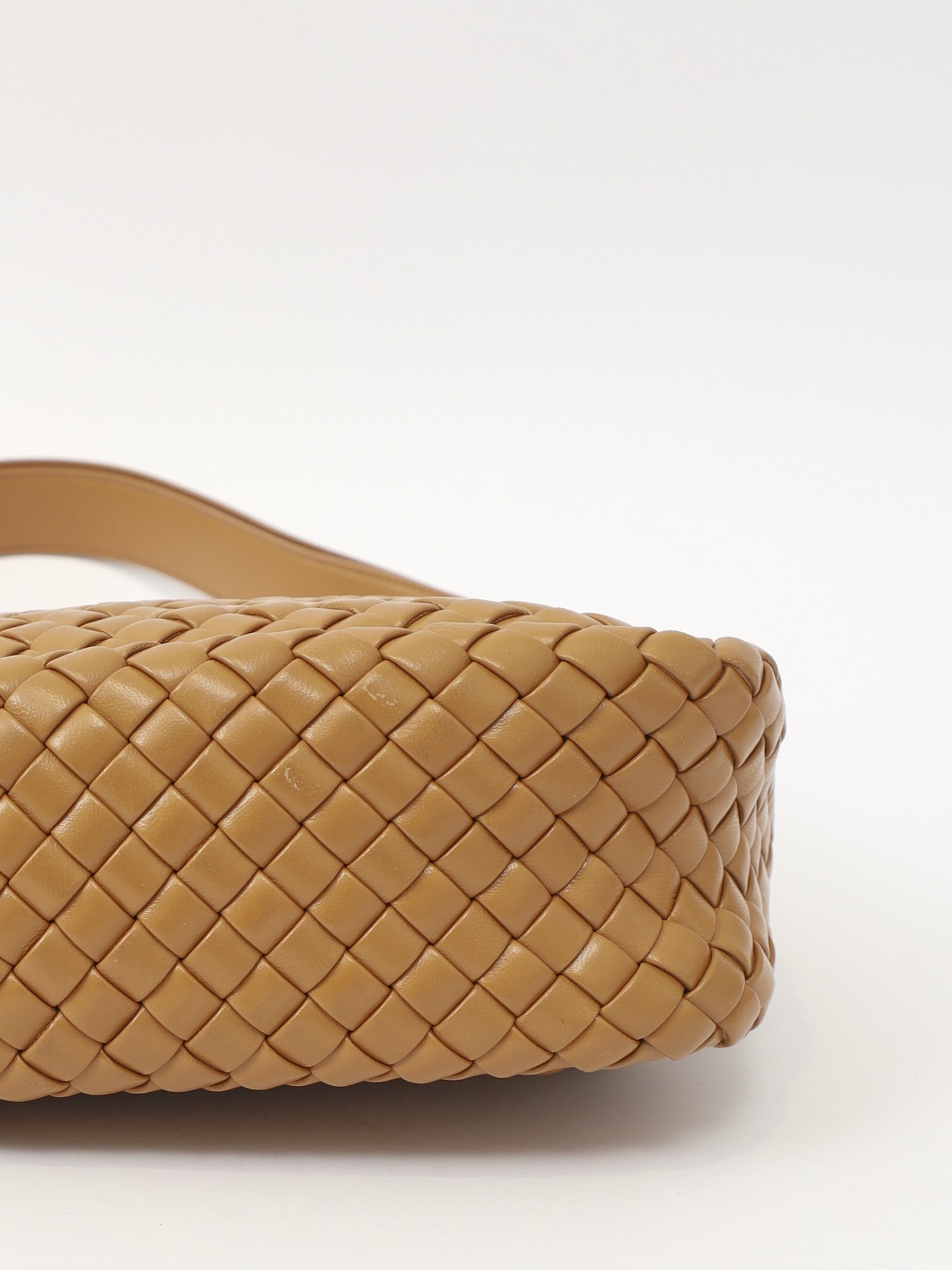 Bottega Veneta Cobble  8