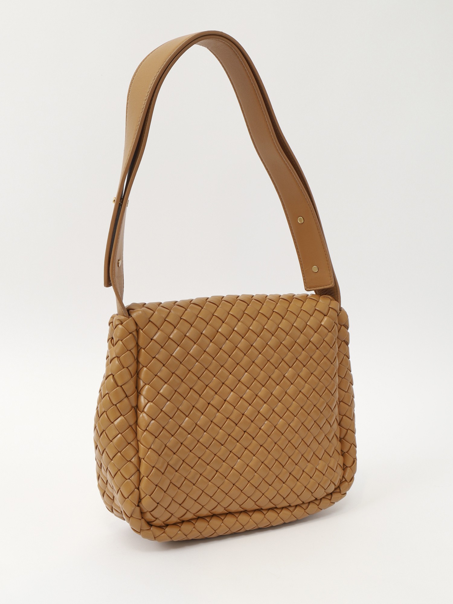 Bottega Veneta Cobble  3