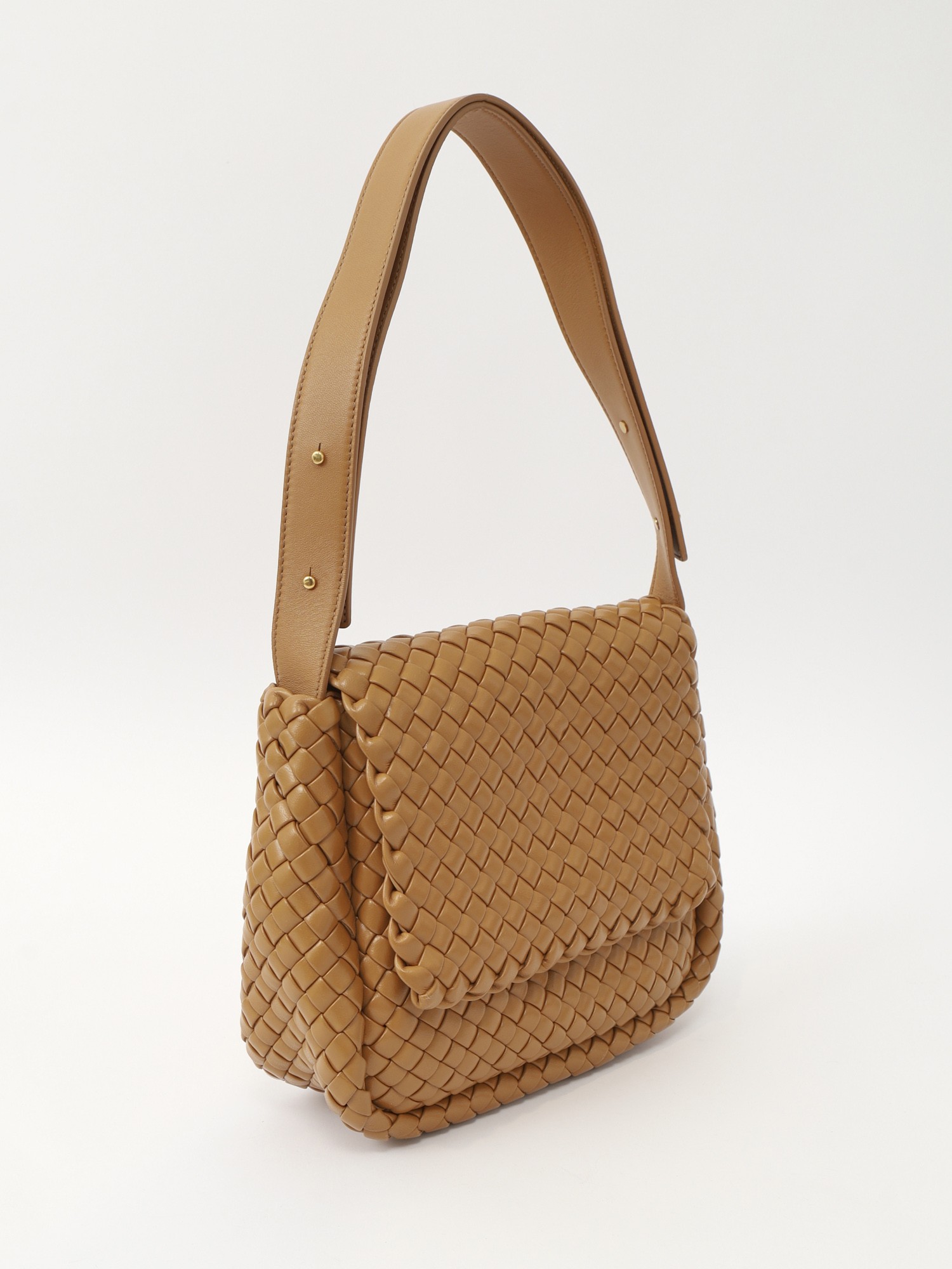 Bottega Veneta Cobble  2