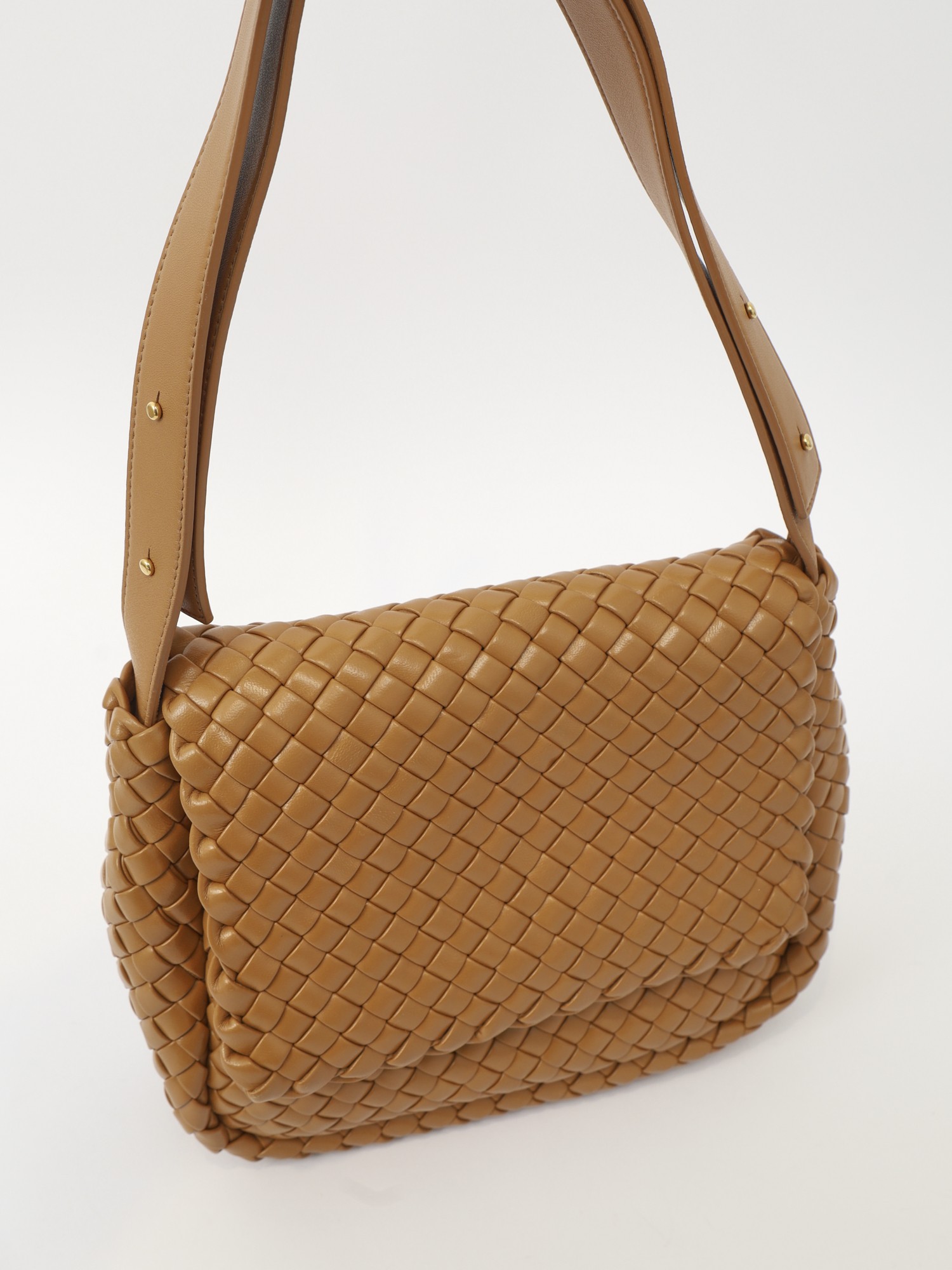 Bottega Veneta Cobble  6