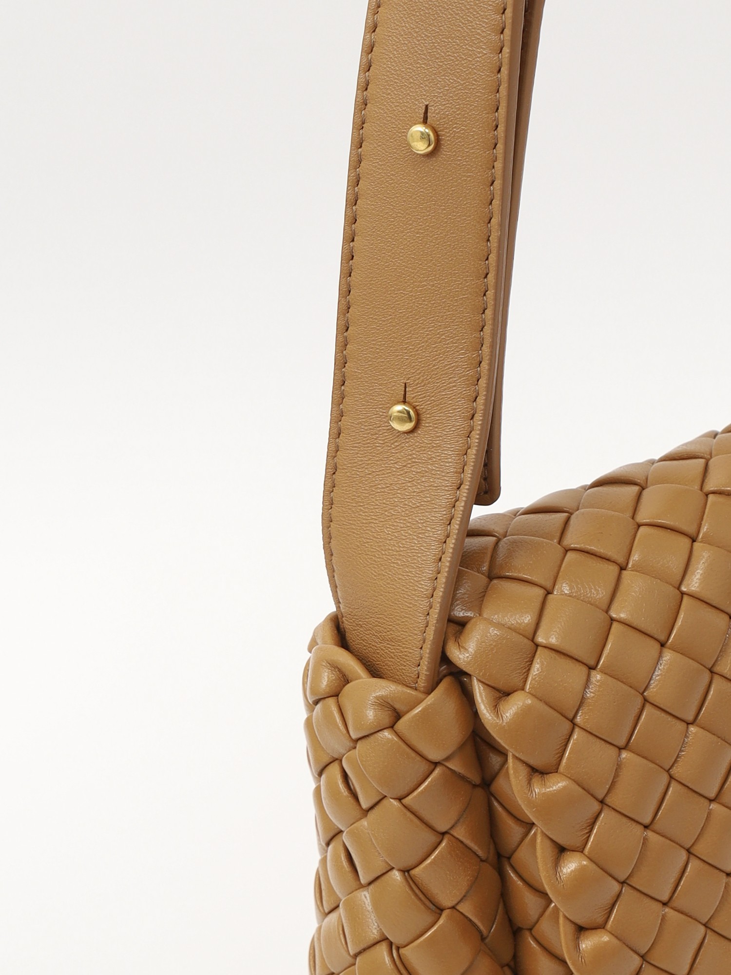 Bottega Veneta Cobble  4