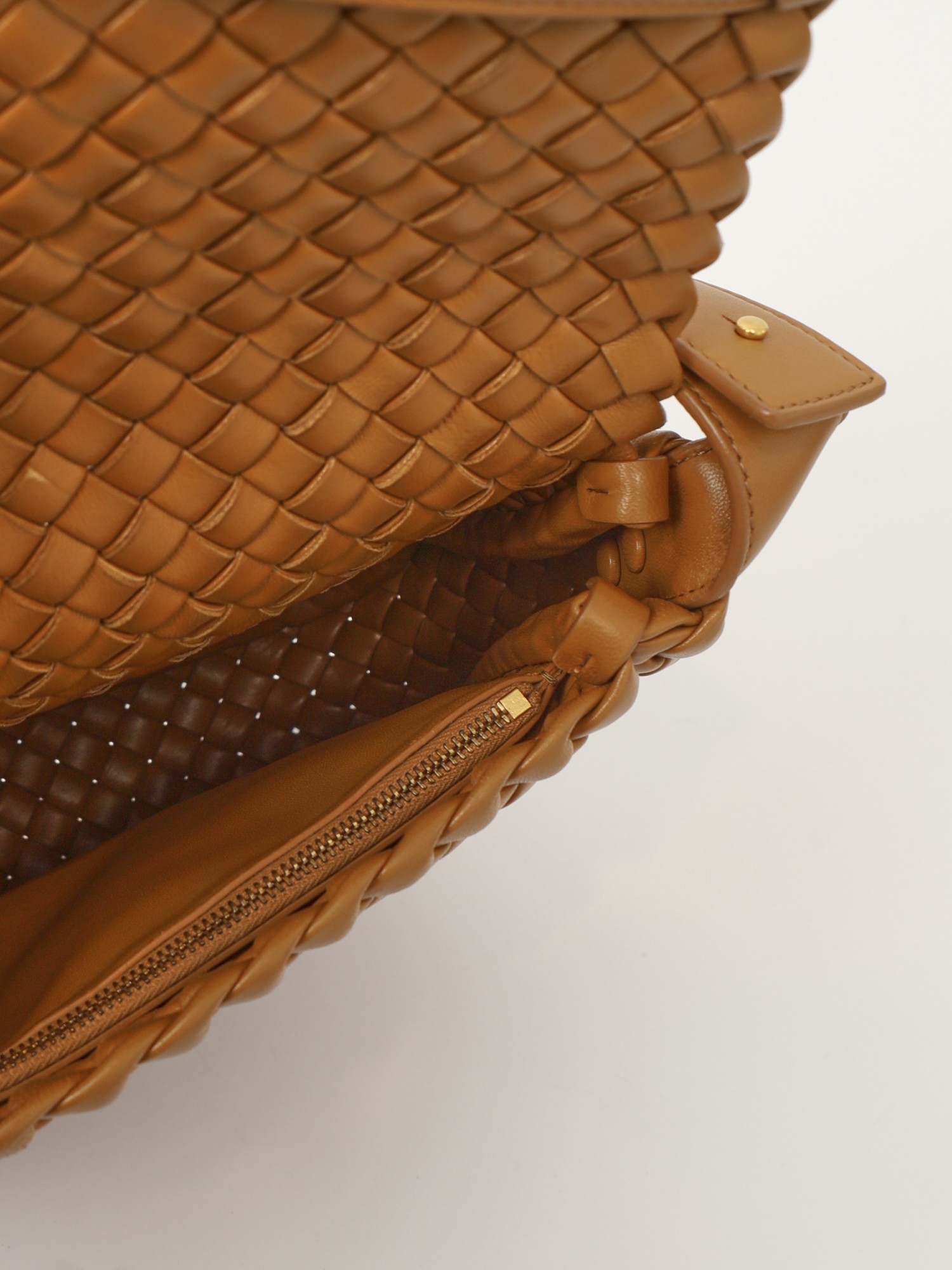 Bottega Veneta Cobble  10