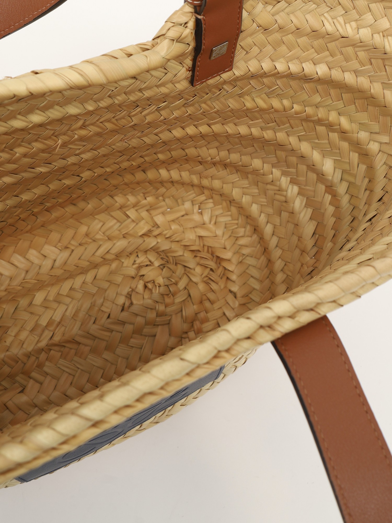 Loewe Basket 9
