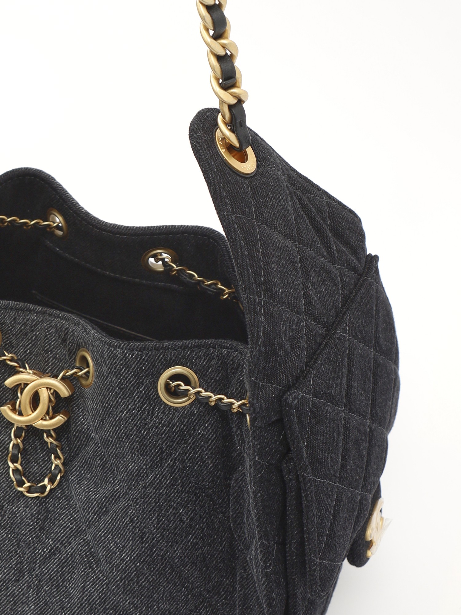 Chanel 25 6