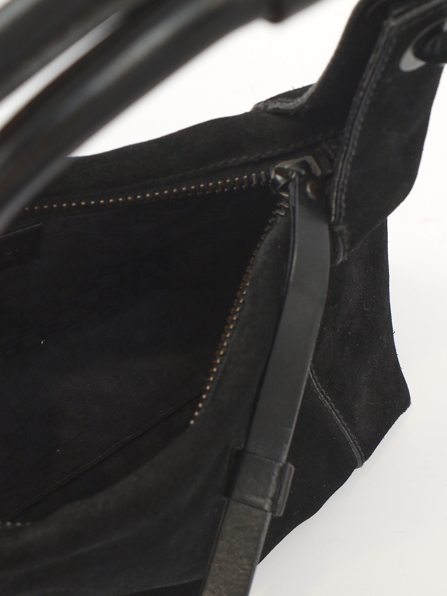 Gucci Leather Bag 8