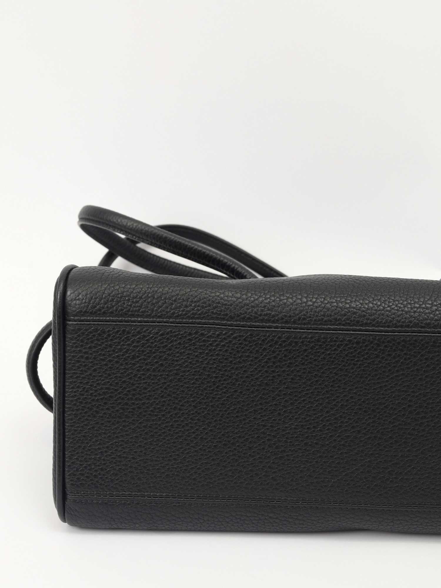 Jacquemus Turismo 8