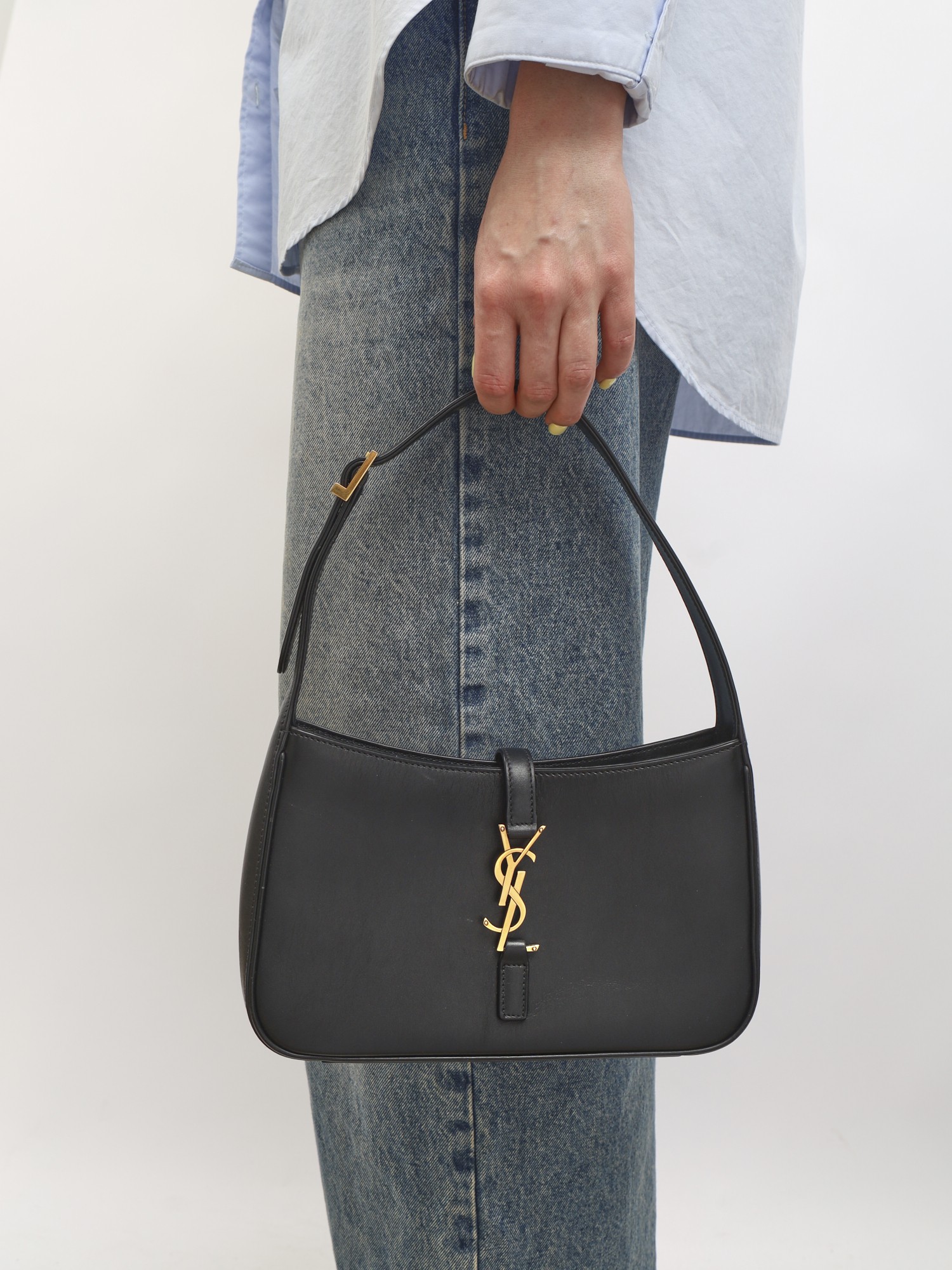 Saint Laurent Le 5 a 7 1