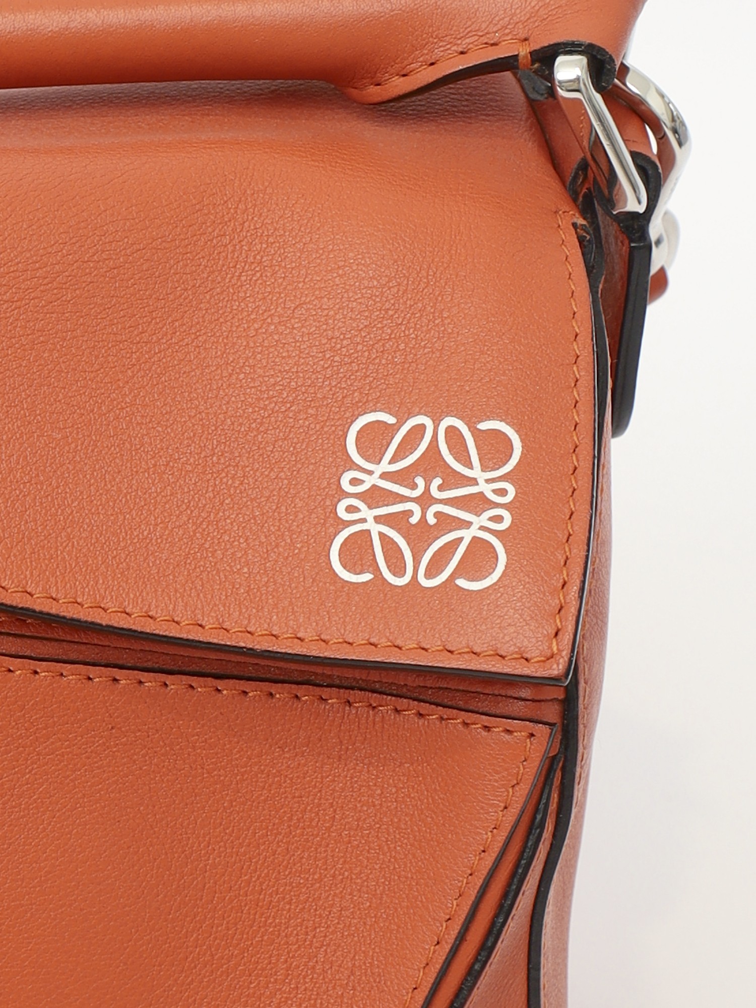Loewe Puzzle 4
