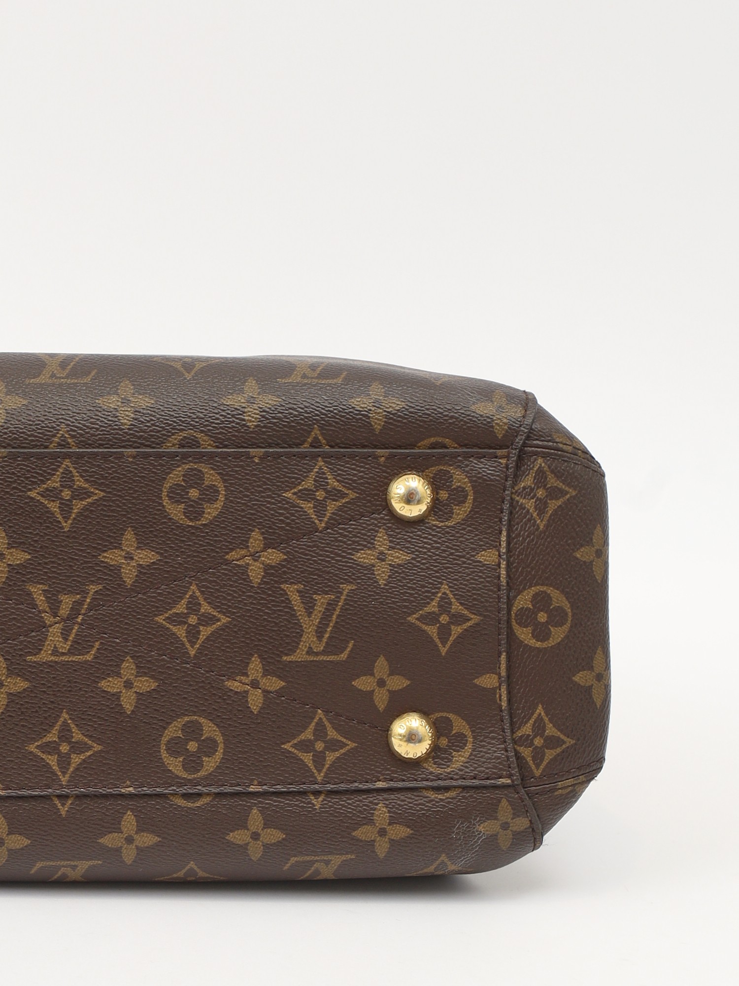 Louis Vuitton Montaigne 8