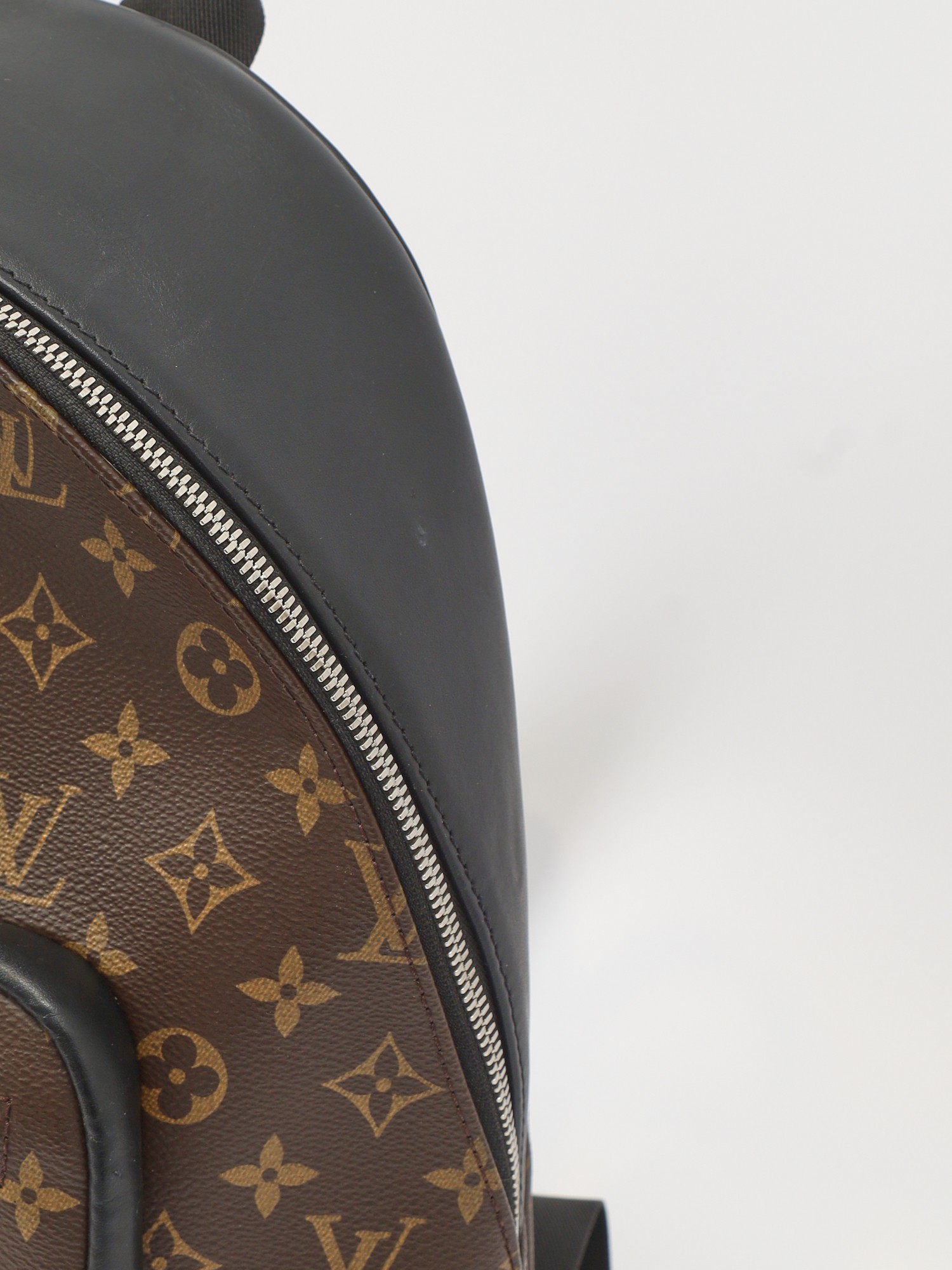 Louis Vuitton Josh 6