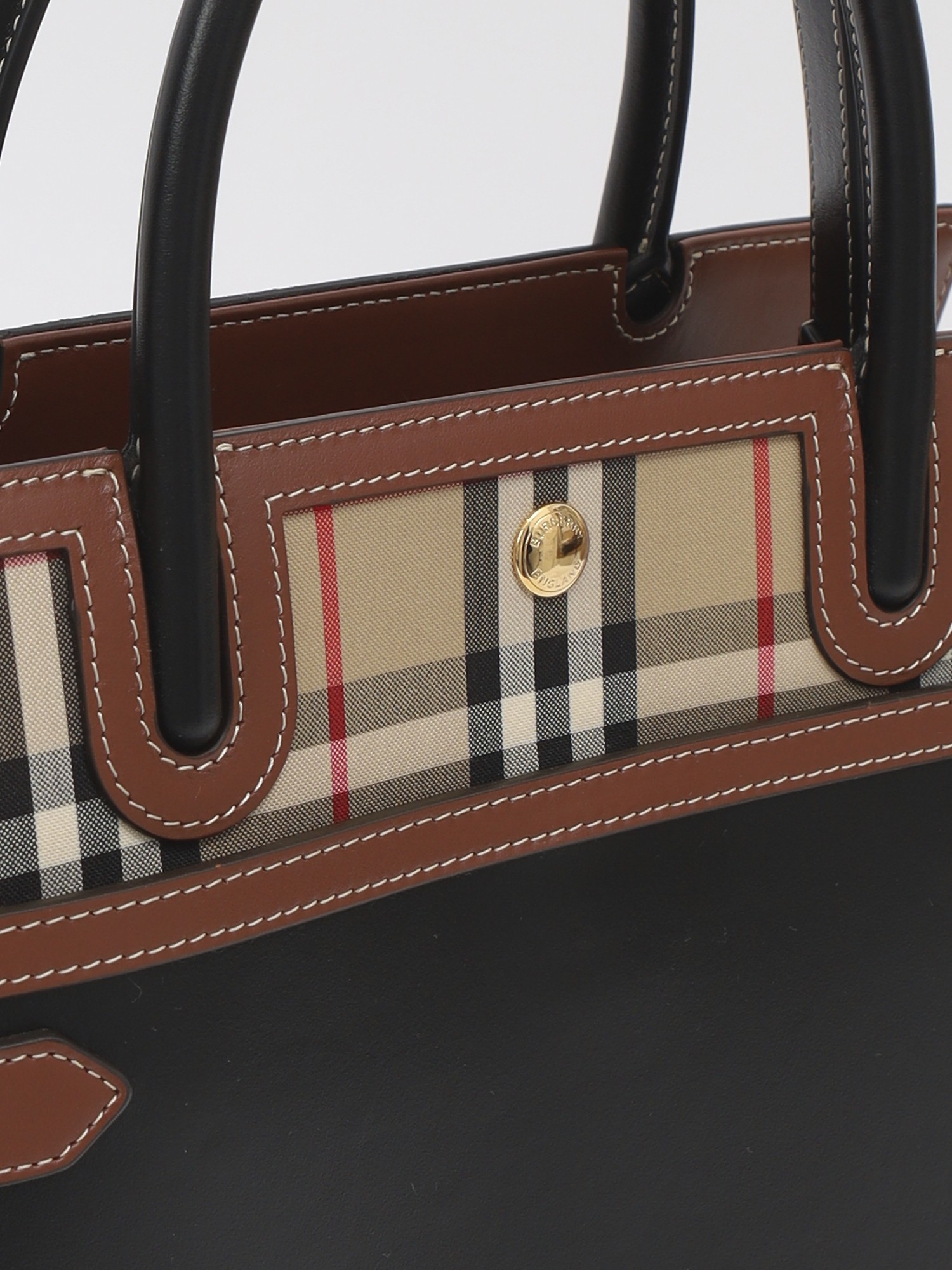 Burberry Title 5