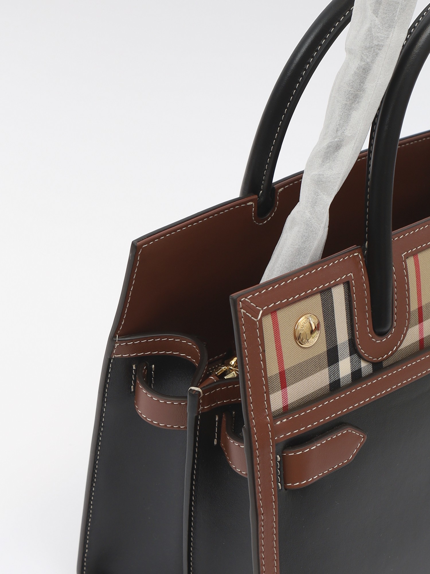 Burberry Title 6