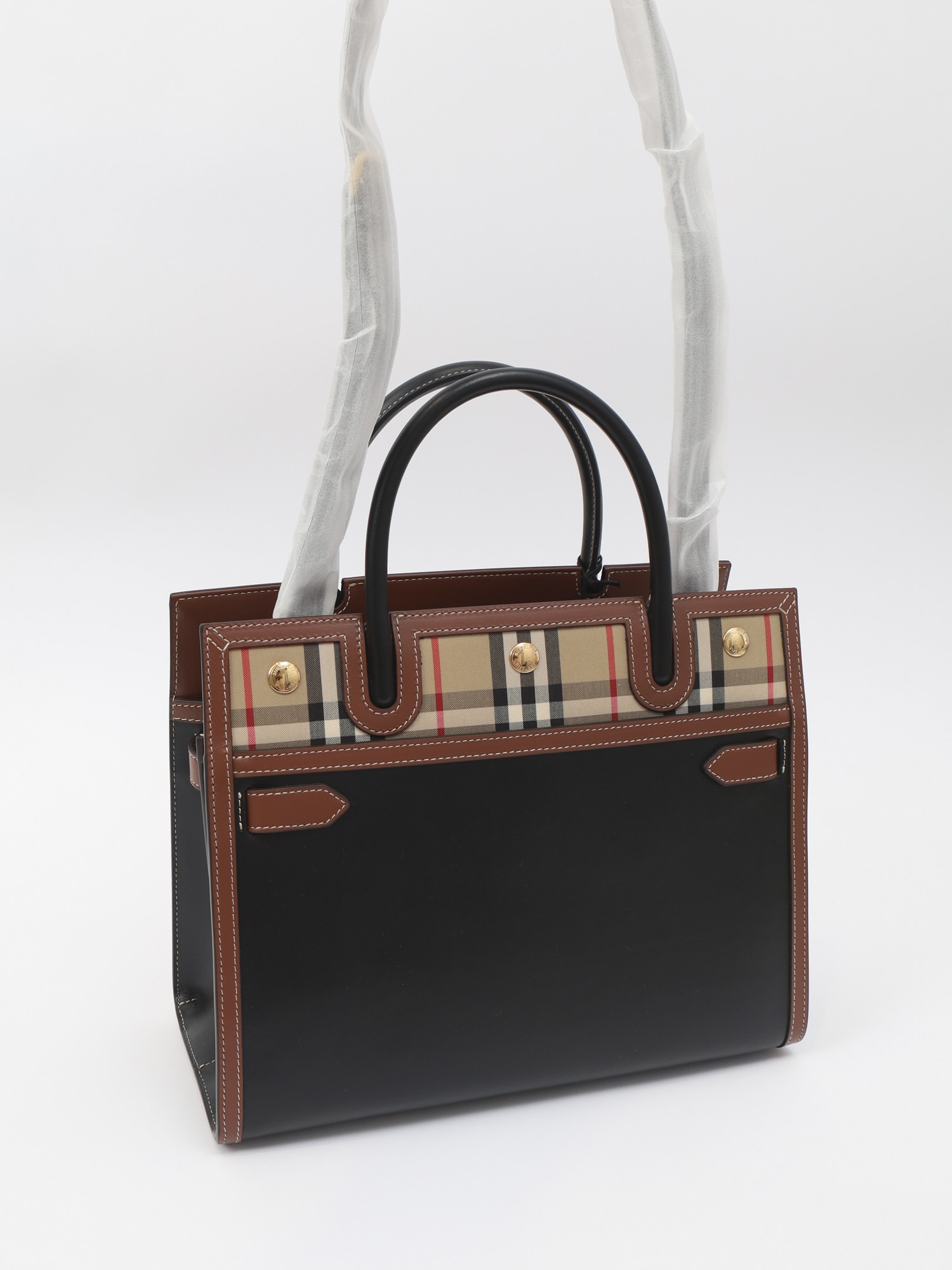 Burberry Title 4