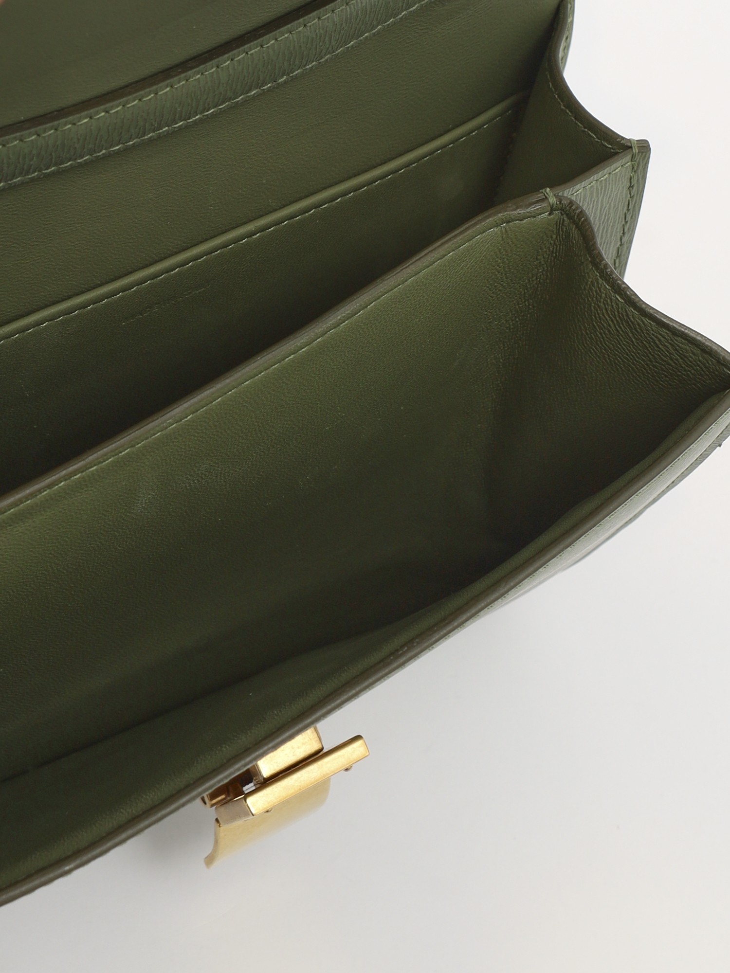 Celine Classic 10