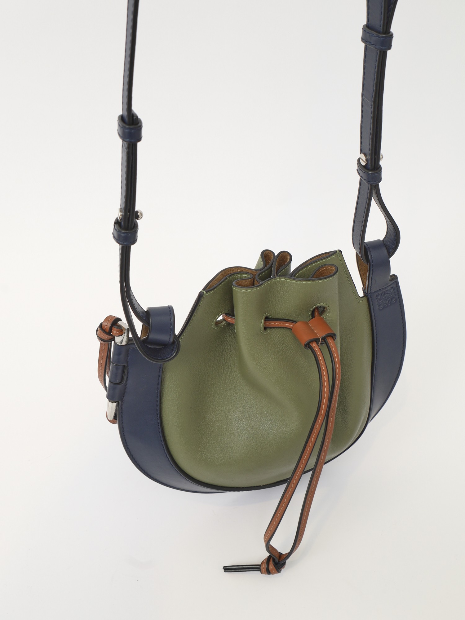 Loewe Horseshoe 4