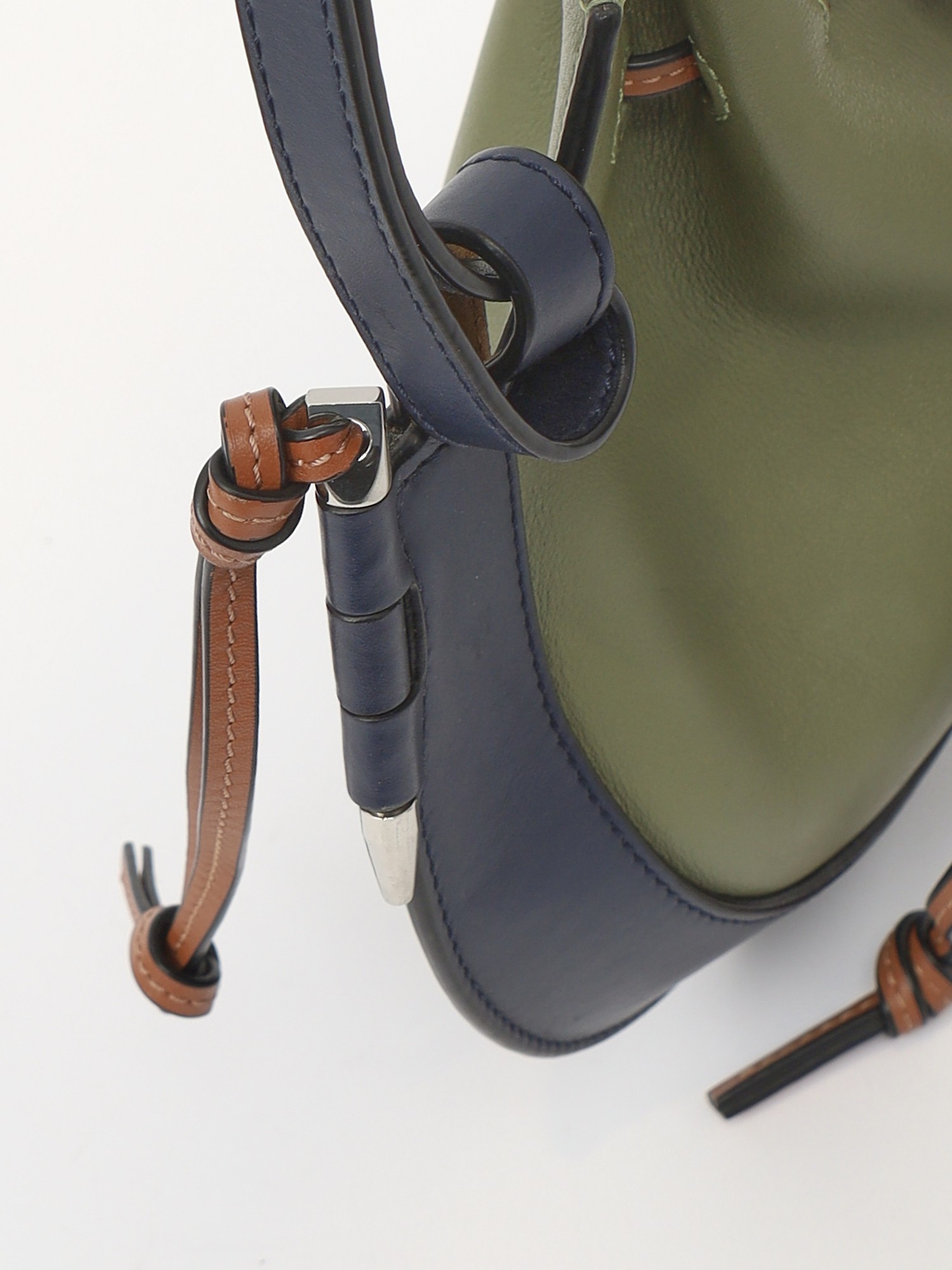 Loewe Horseshoe 5