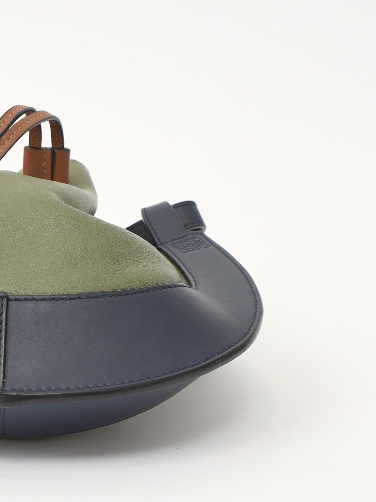 Loewe Horseshoe 8