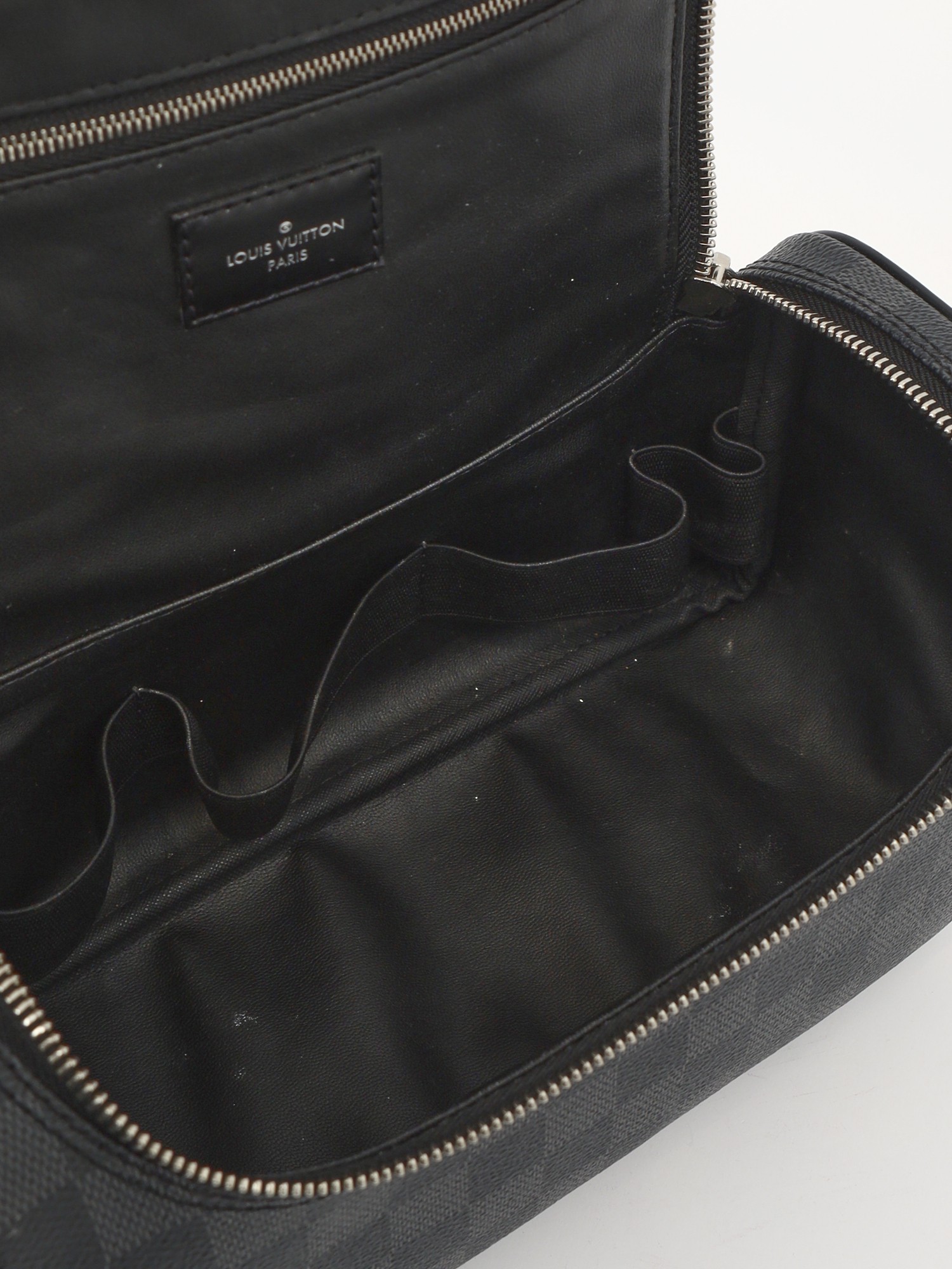 Louis Vuitton Case 9