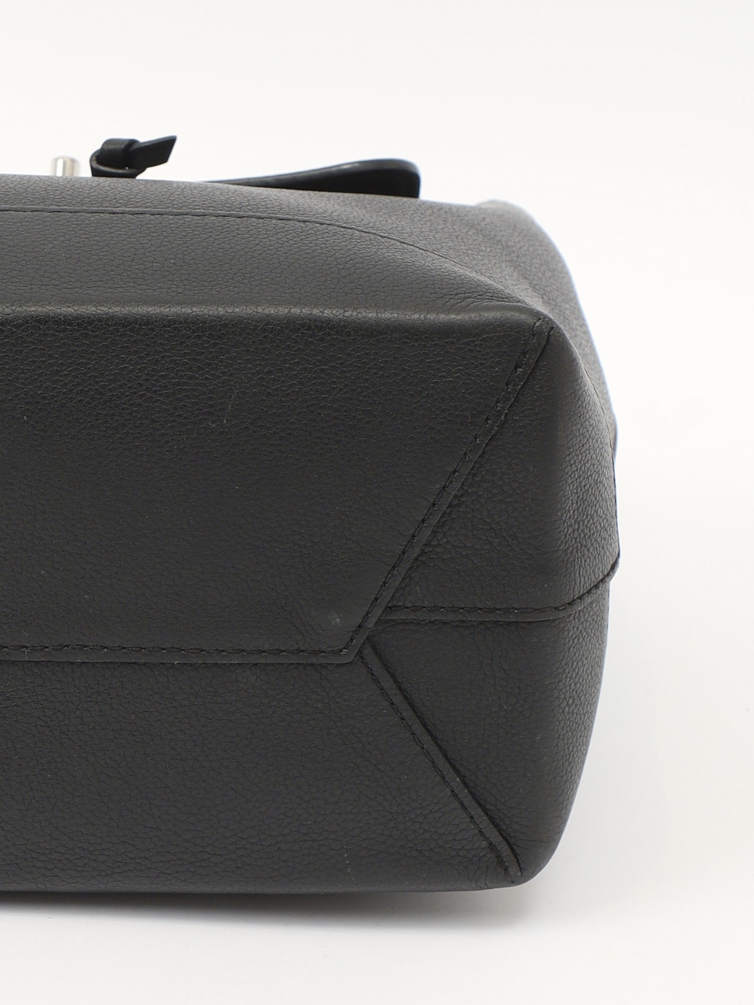 Louis Vuitton Lockme 8