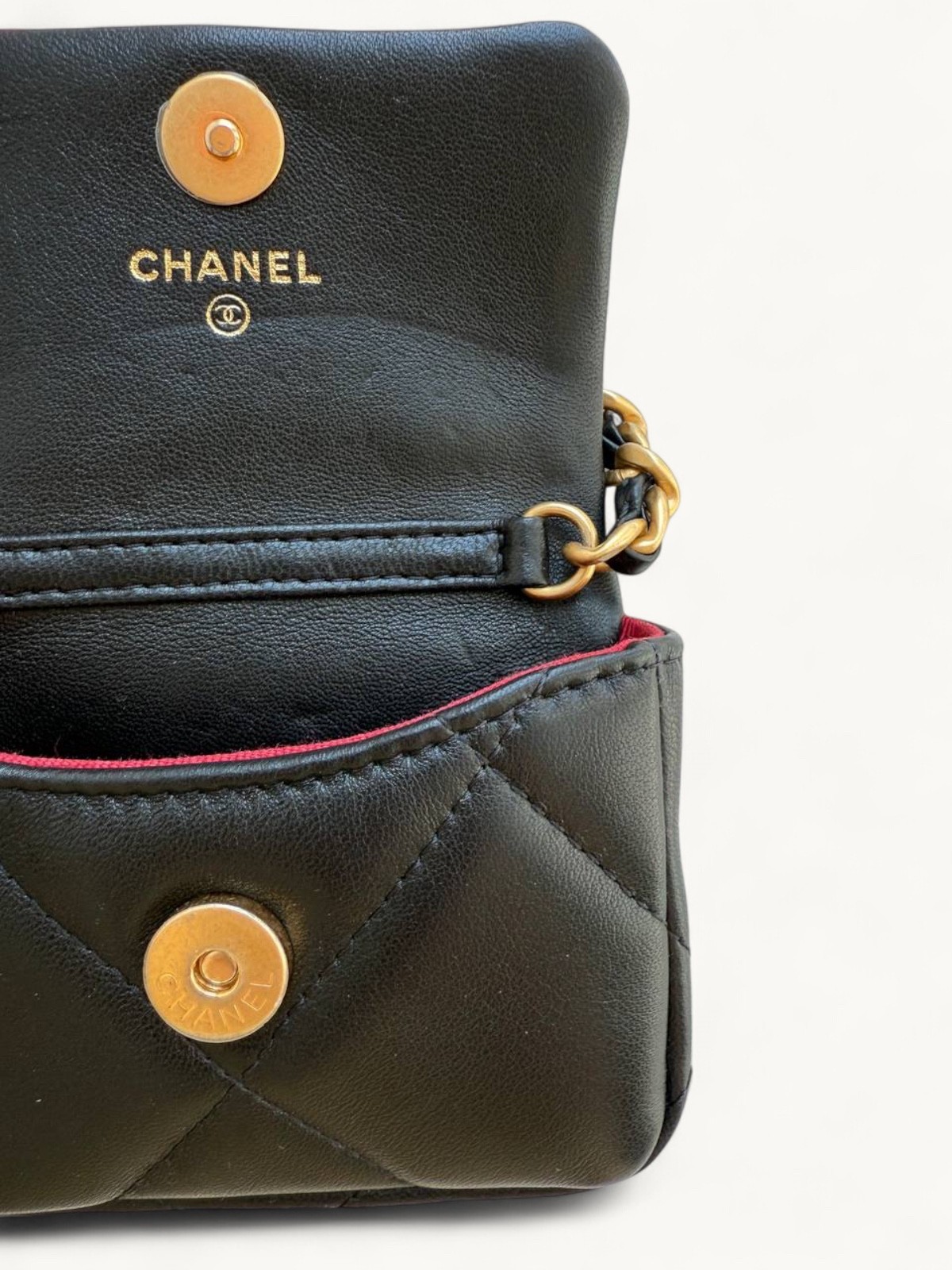 Chanel 19 3