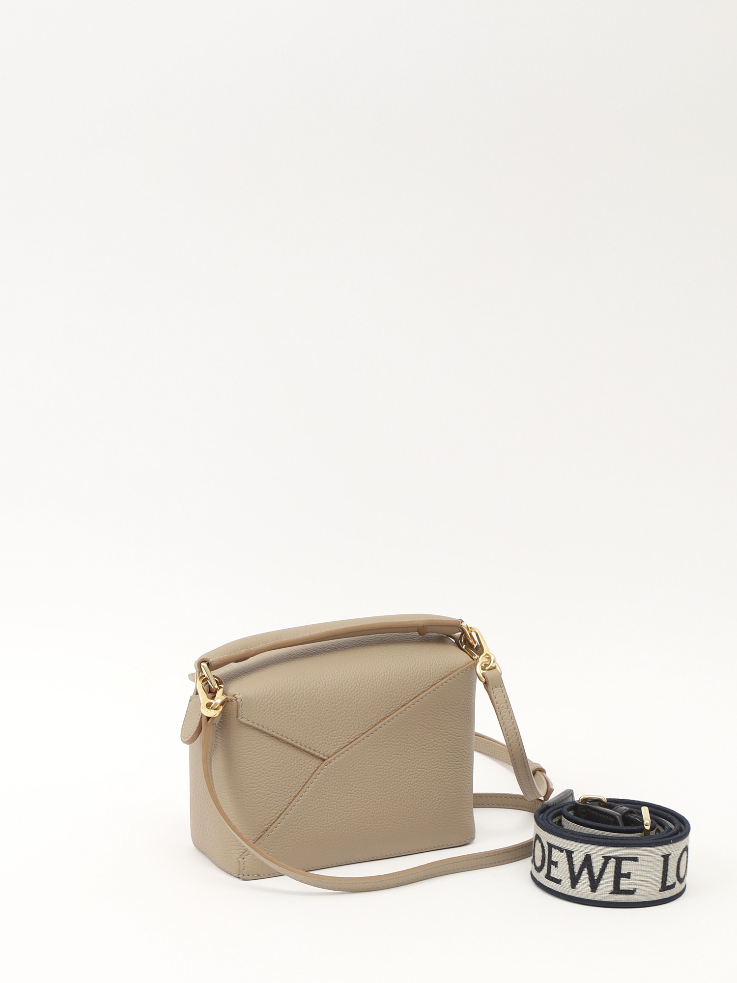 Loewe Puzzle 3