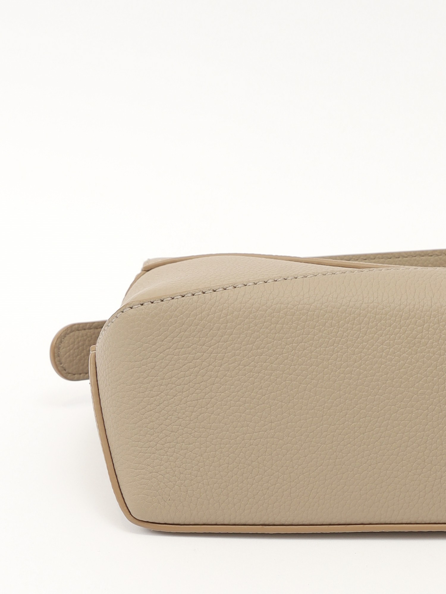 Loewe Puzzle 9