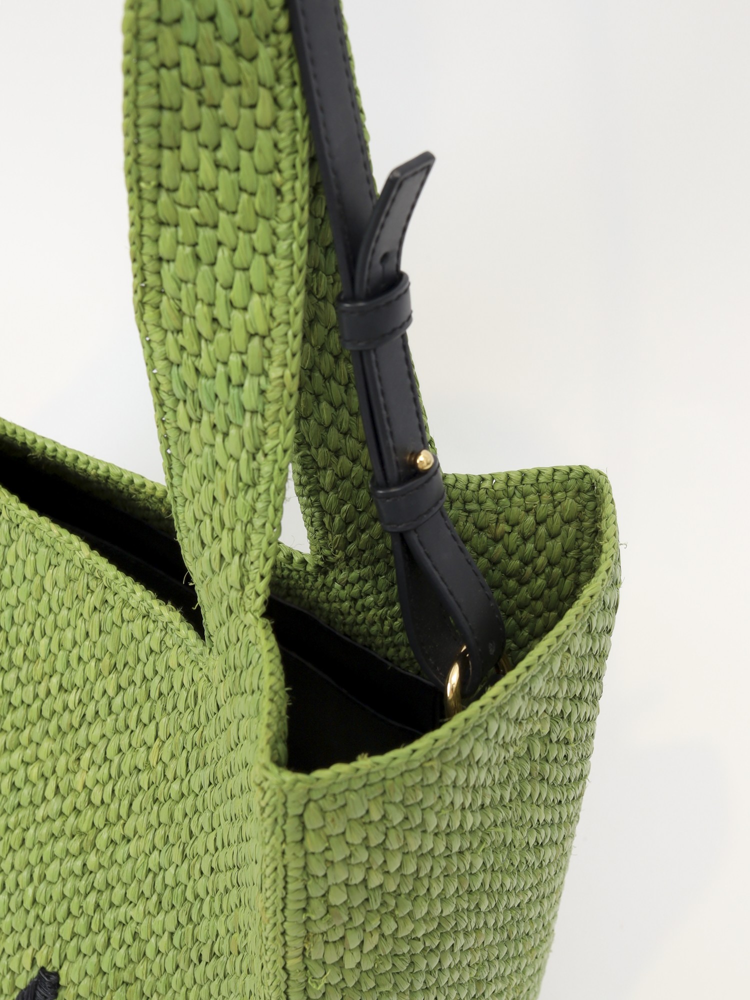Loewe Font 7