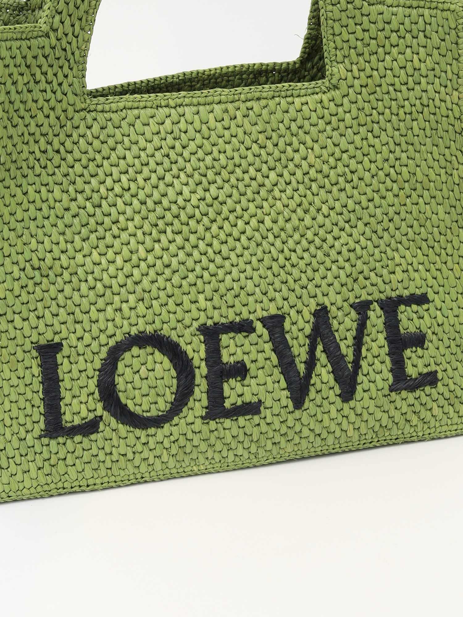 Loewe Font 5
