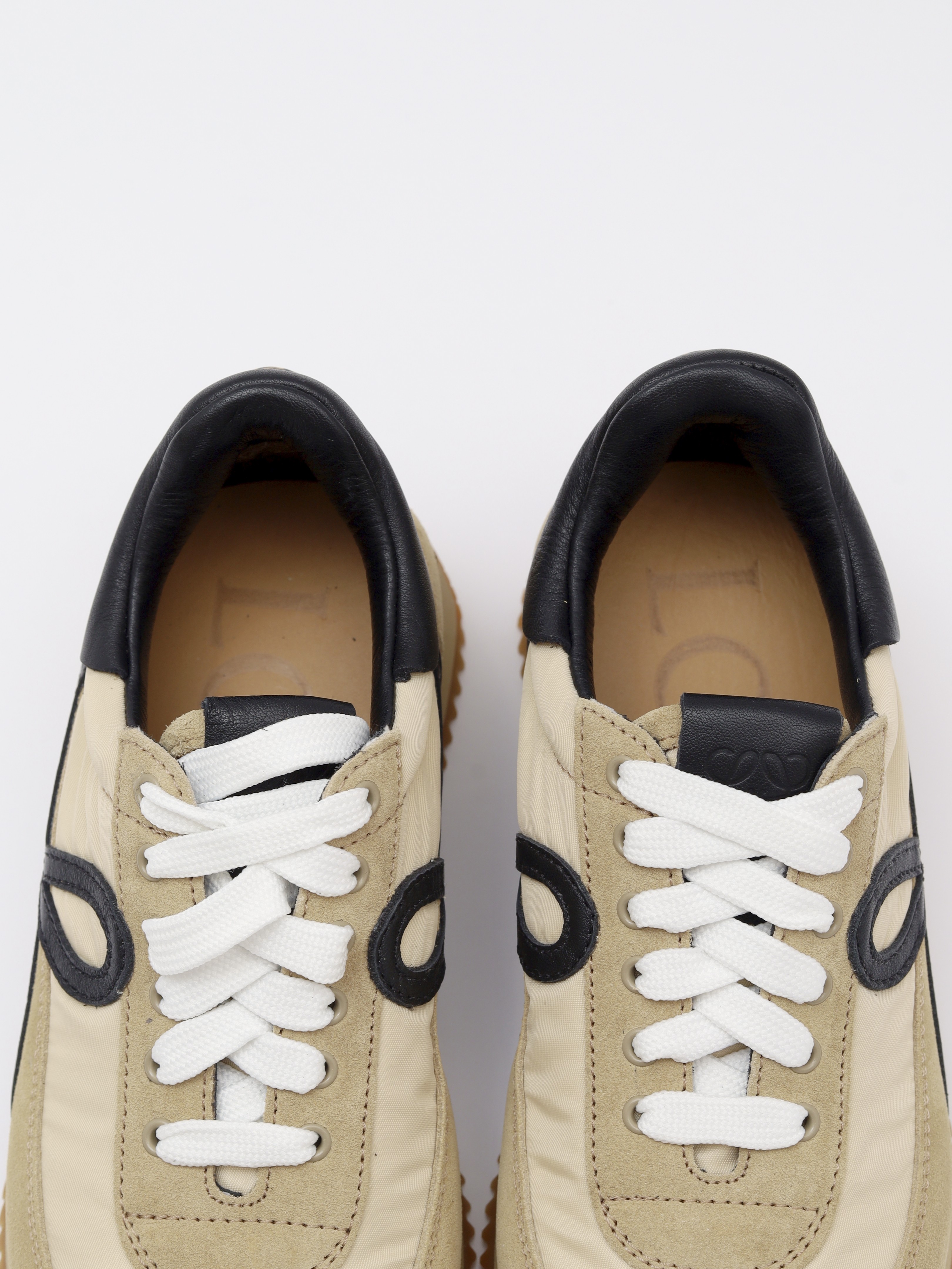 Loewe Flow Runner 36 8