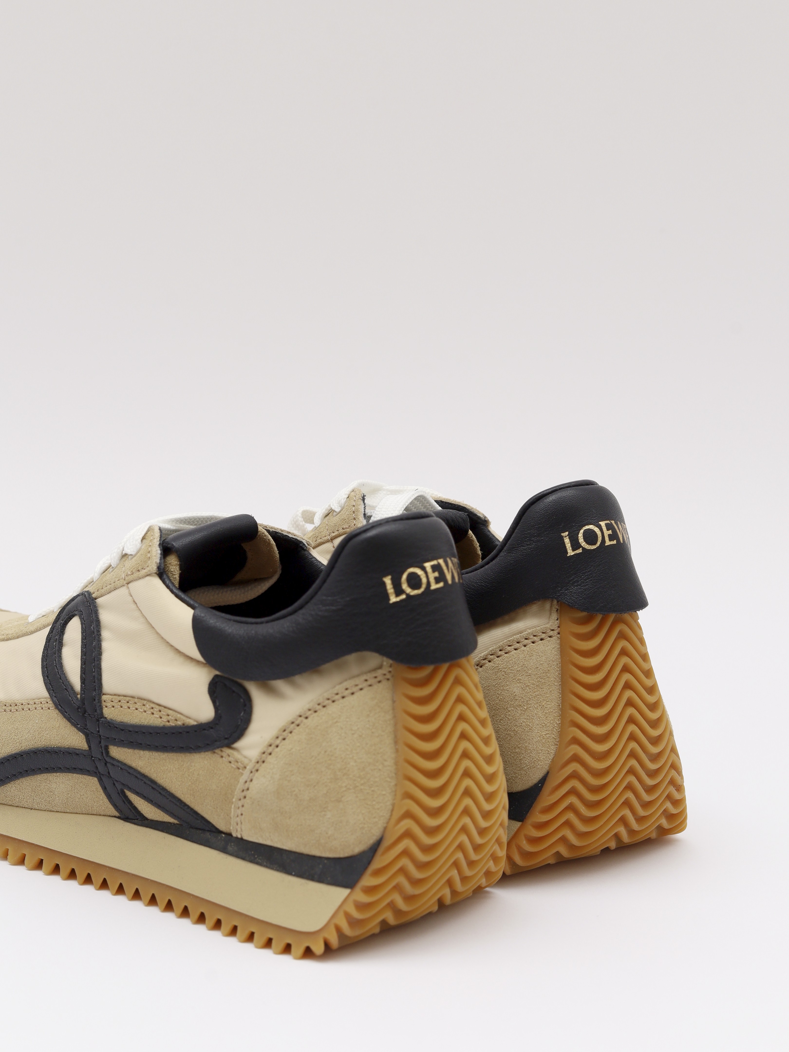 Loewe Flow Runner 39 9