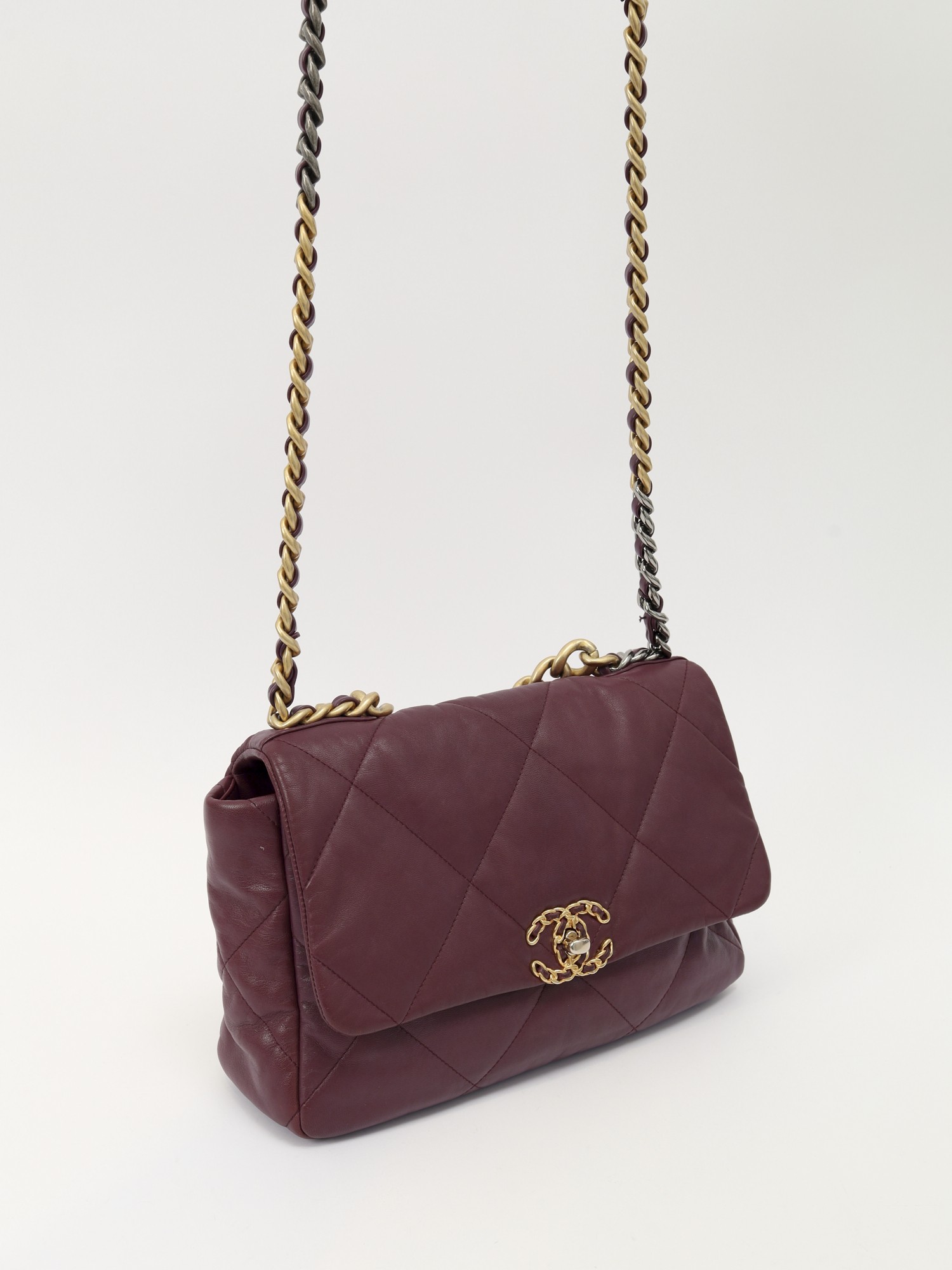 Chanel 19 4