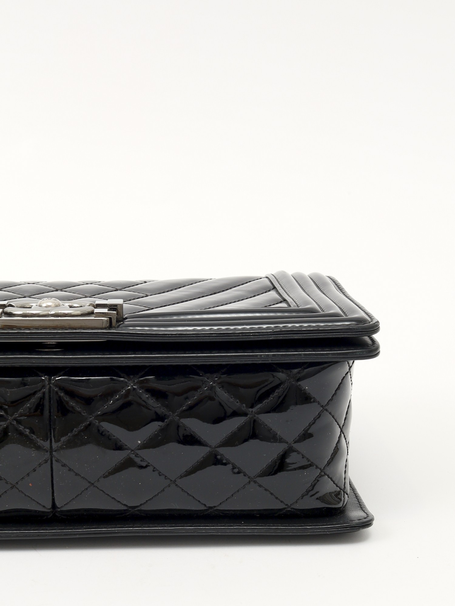 Chanel Boy 9