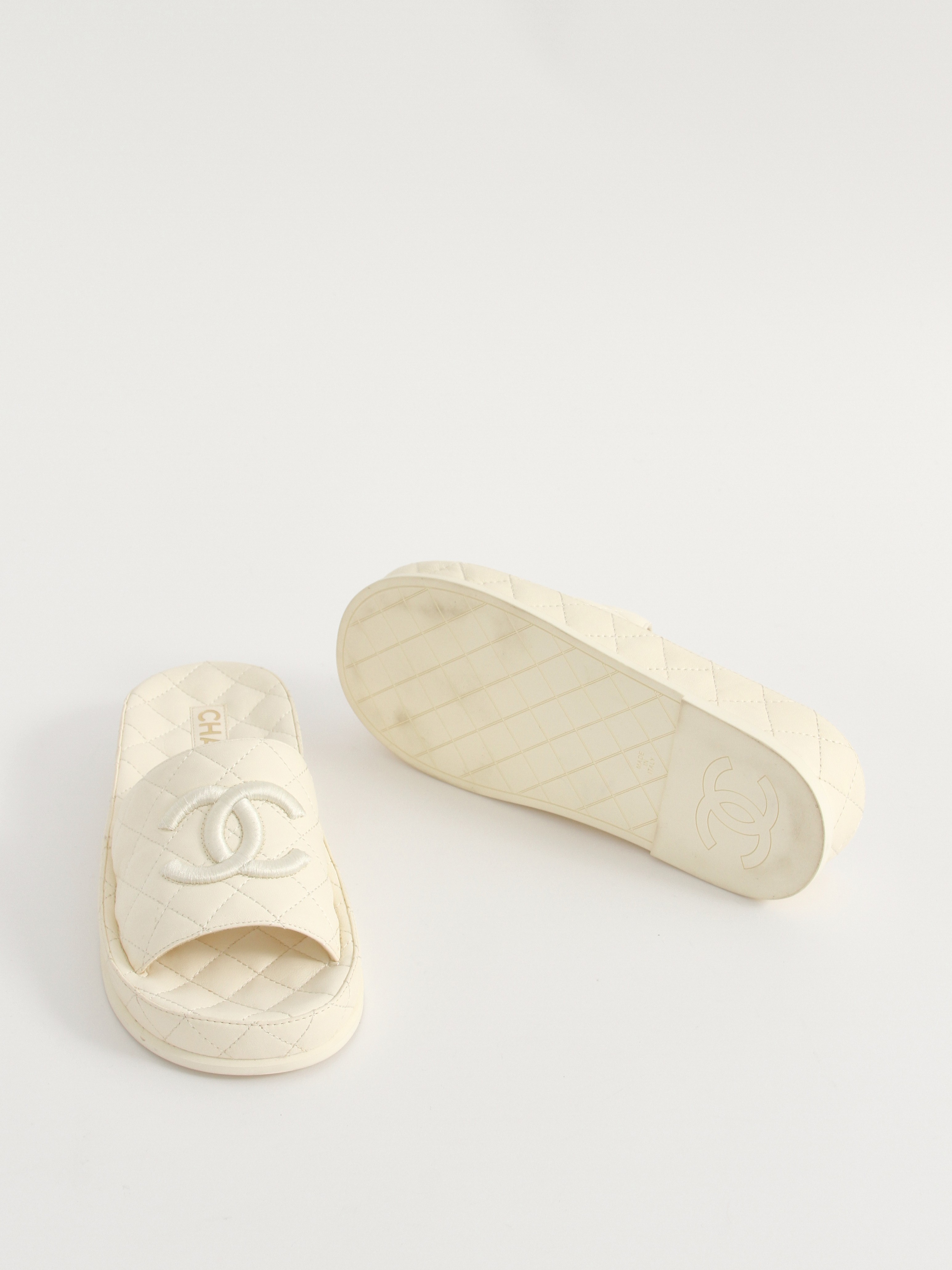 Chanel Shoes 37 9