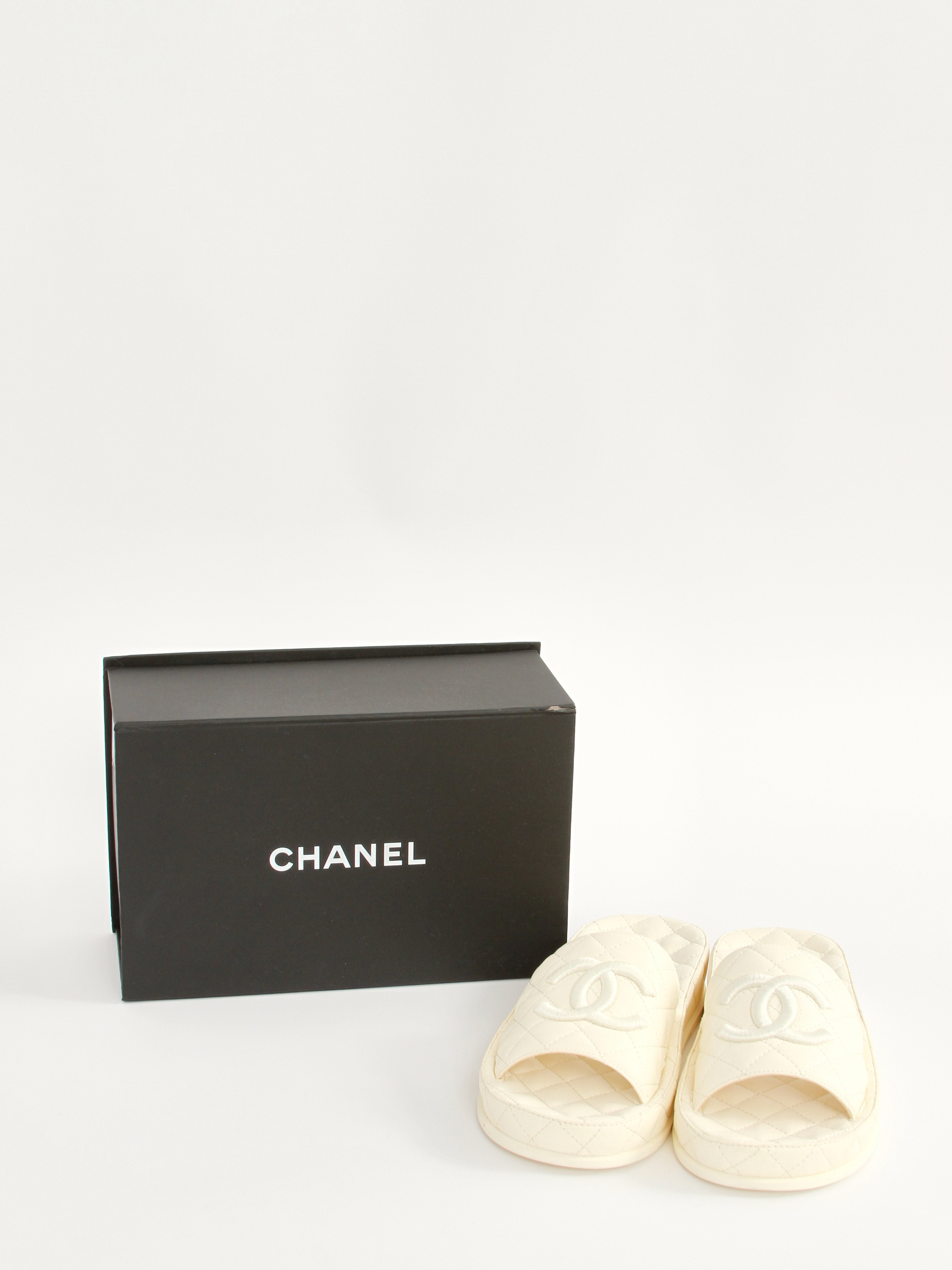 Chanel Shoes 37 11