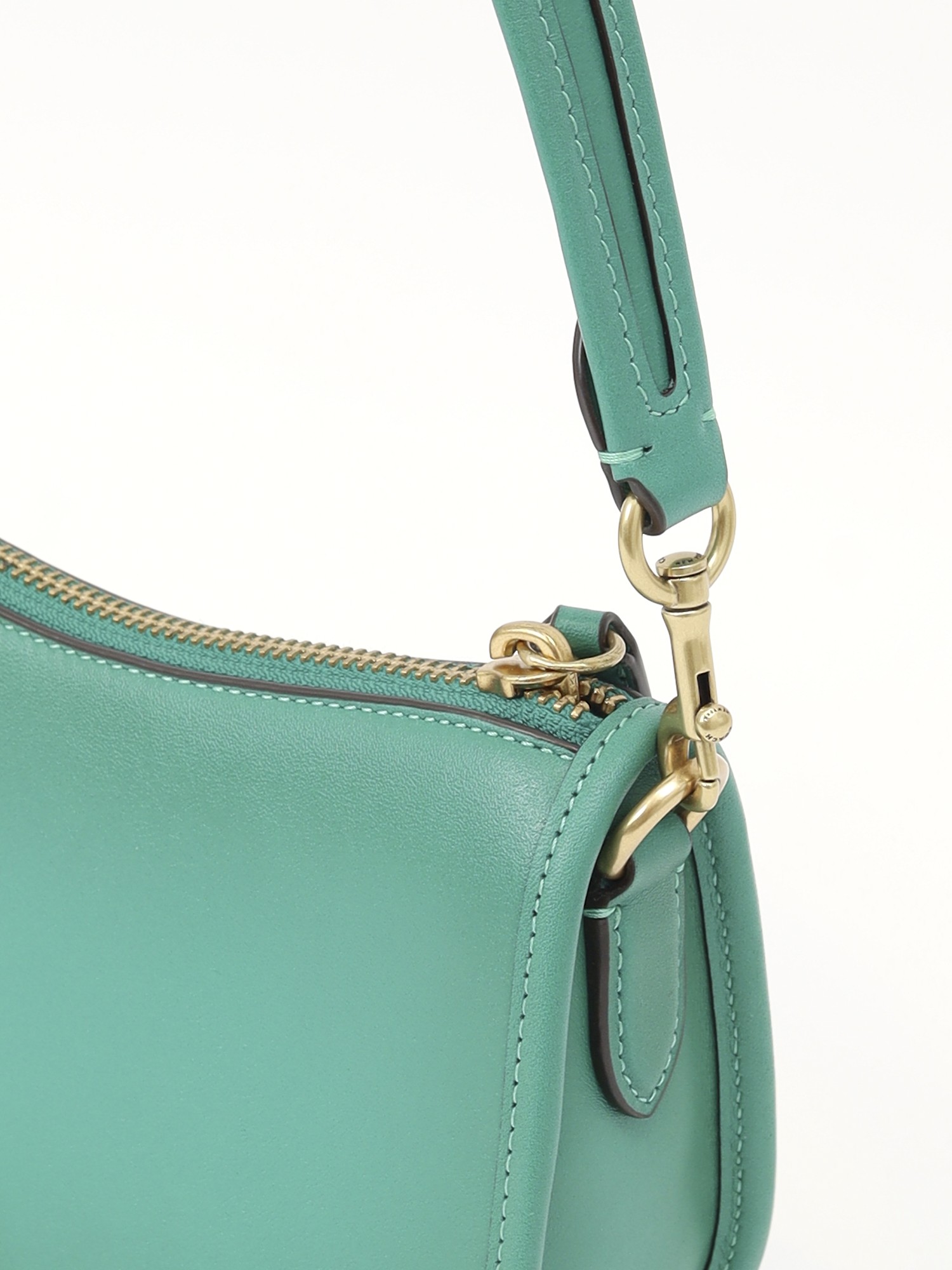 Coach Swinger 6
