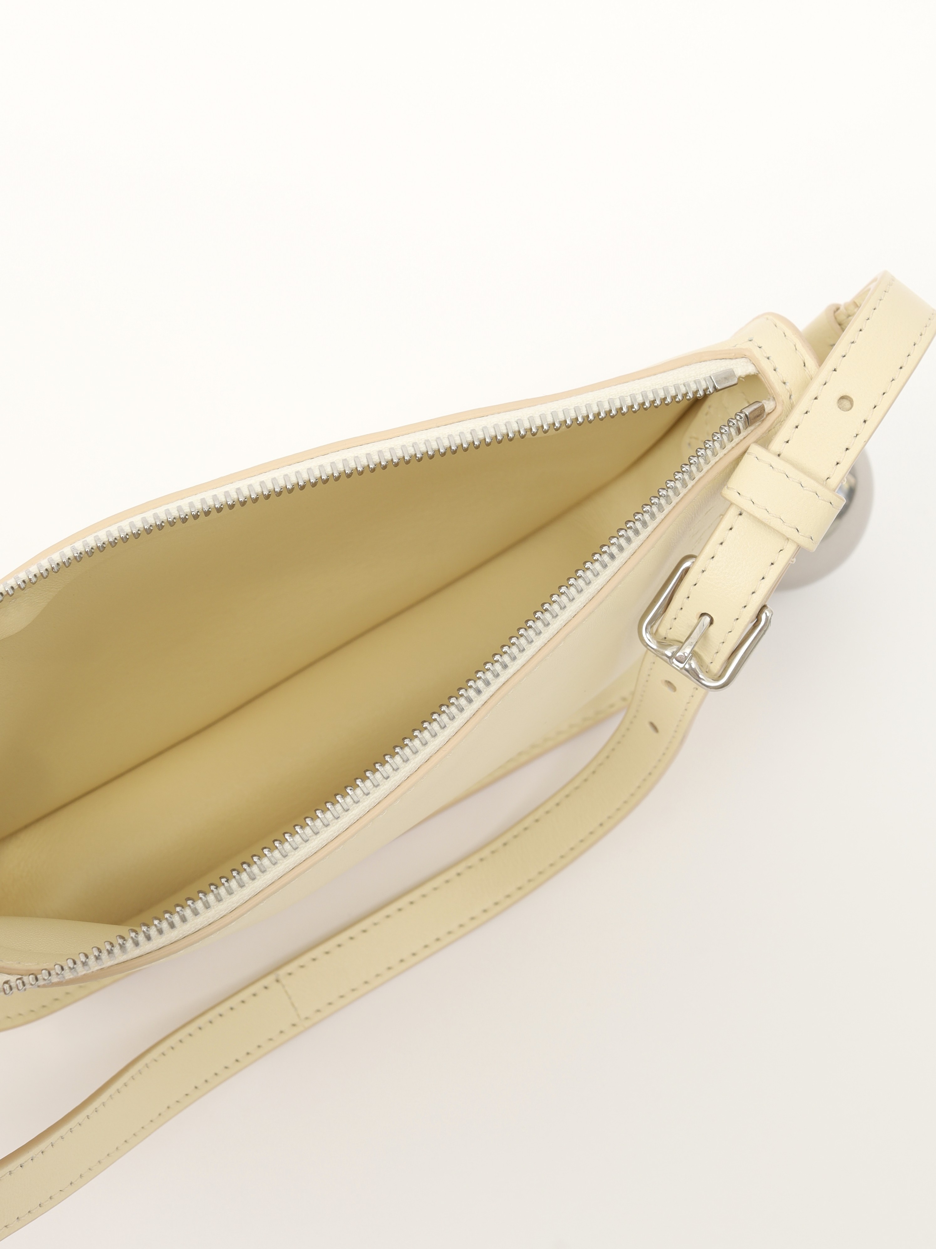Burberry Shield 9