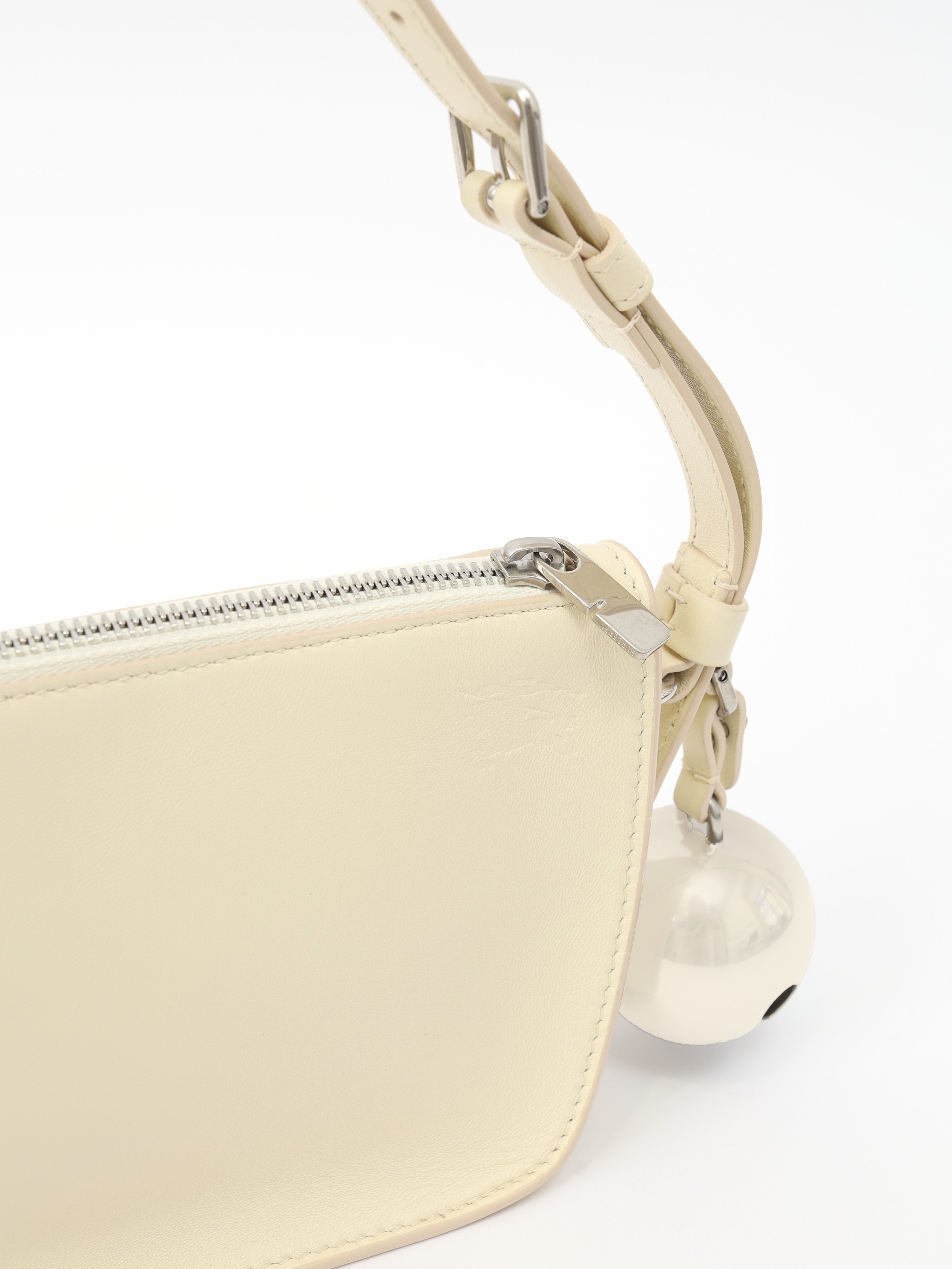 Burberry Shield 5